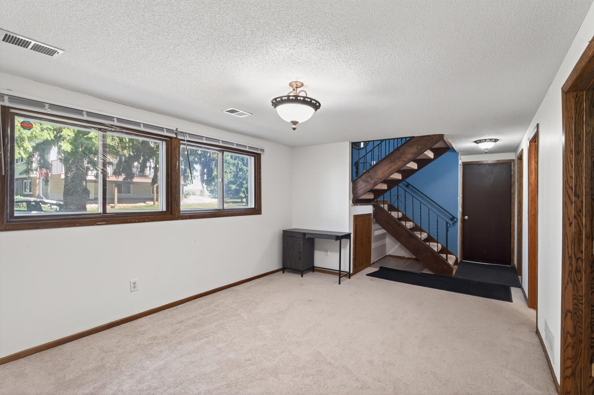 View of Residential at 929 94th Avenue, Blaine MN 55434, Blaine (23 of 27) - Mike Wilen | Minnesota Team Real Estate