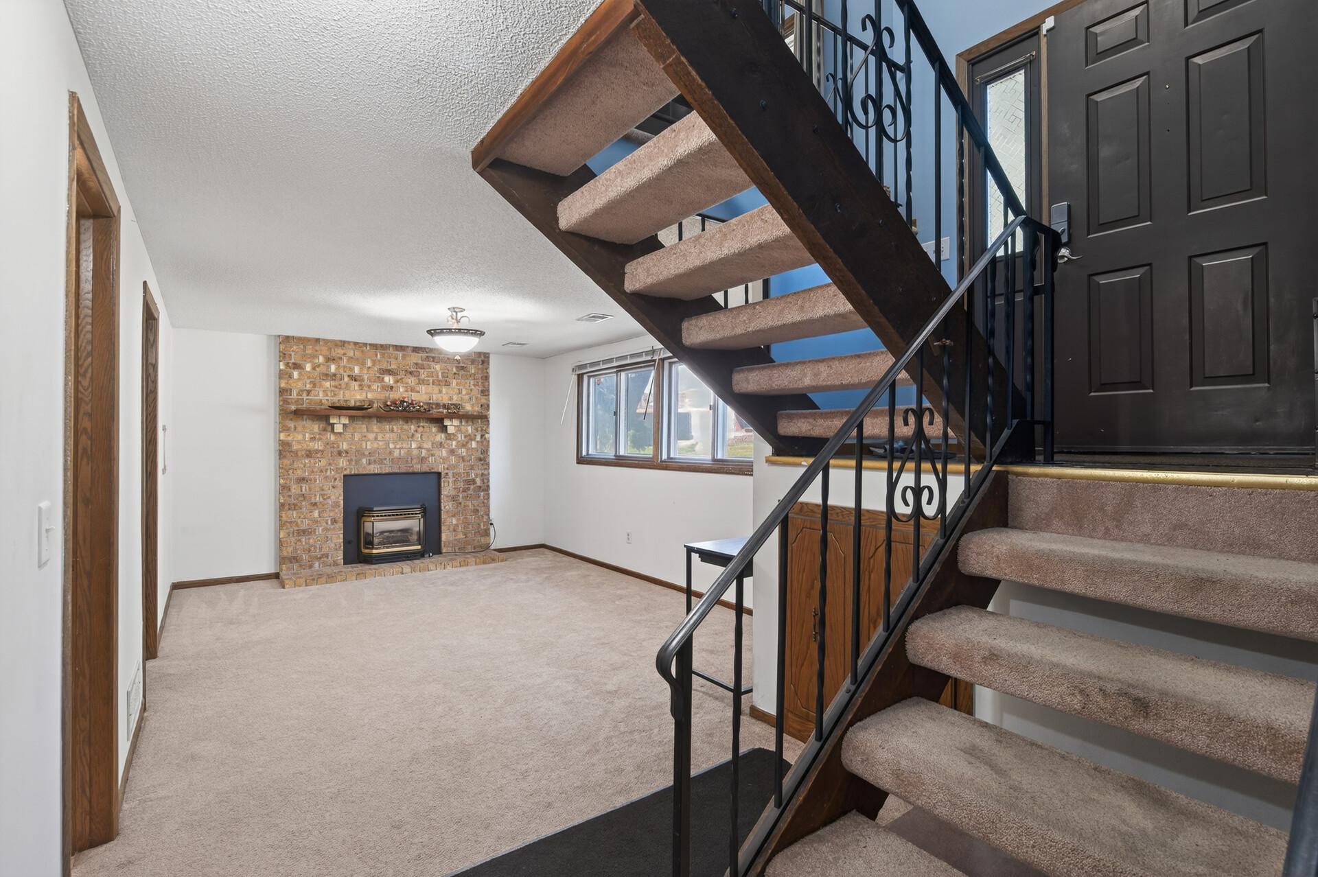 View of Residential at 929 94th Avenue, Blaine MN 55434, Blaine (20 of 27) - Mike Wilen | Minnesota Team Real Estate