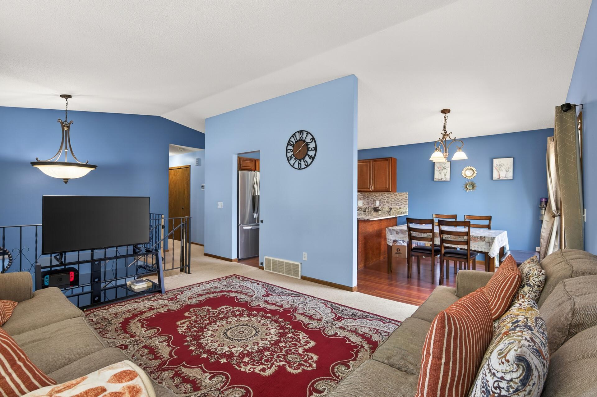 View of Residential at 929 94th Avenue, Blaine MN 55434, Blaine (8 of 27) - Mike Wilen | Minnesota Team Real Estate