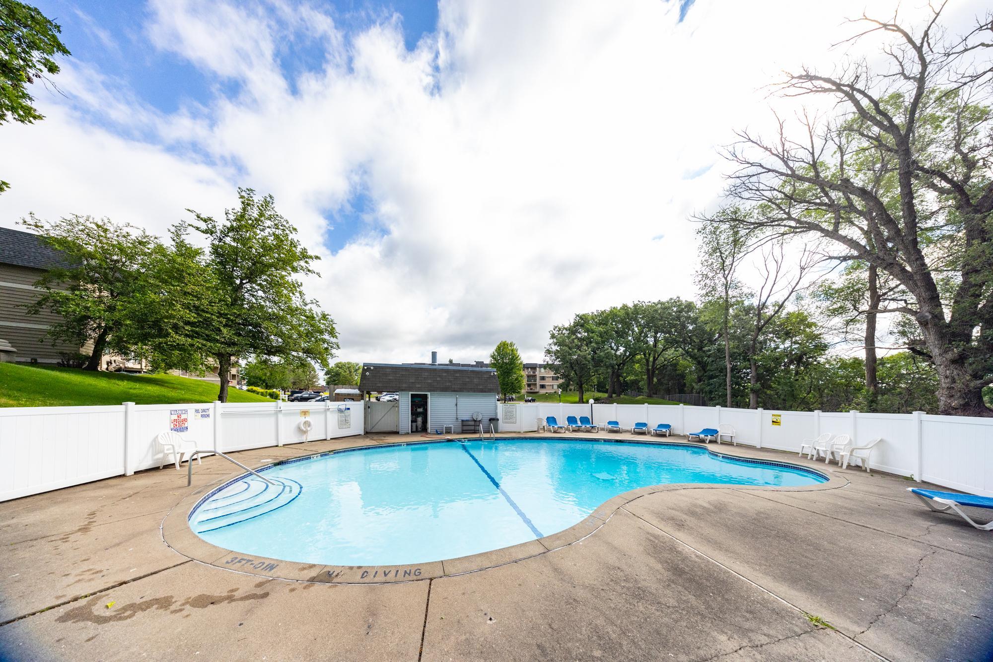 View of Residential at 3917 Heritage Hills Drive #102, Bloomington MN 55437, Bloomington (21 of 24) - Mike Wilen | Minnesota Team Real Estate