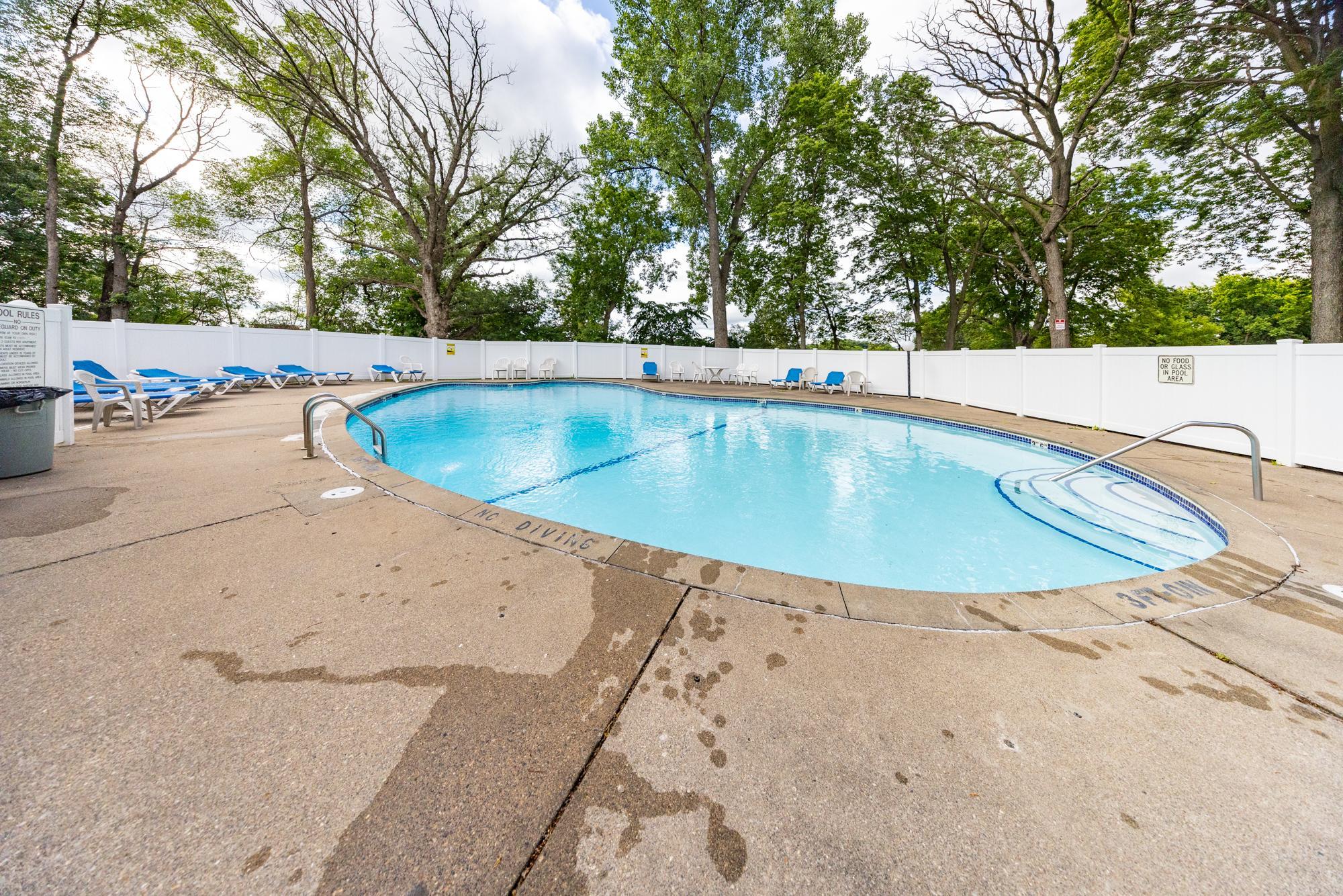 View of Residential at 3917 Heritage Hills Drive #102, Bloomington MN 55437, Bloomington (22 of 24) - Mike Wilen | Minnesota Team Real Estate