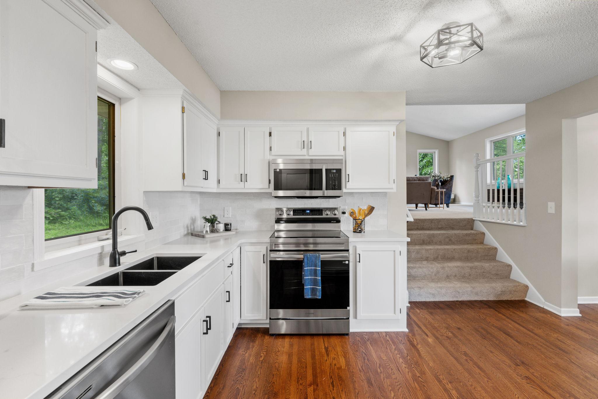 View of Residential at 18741 Highview Avenue, Lakeville MN 55044, Lakeville (8 of 41) - Mike Wilen | Minnesota Team Real Estate