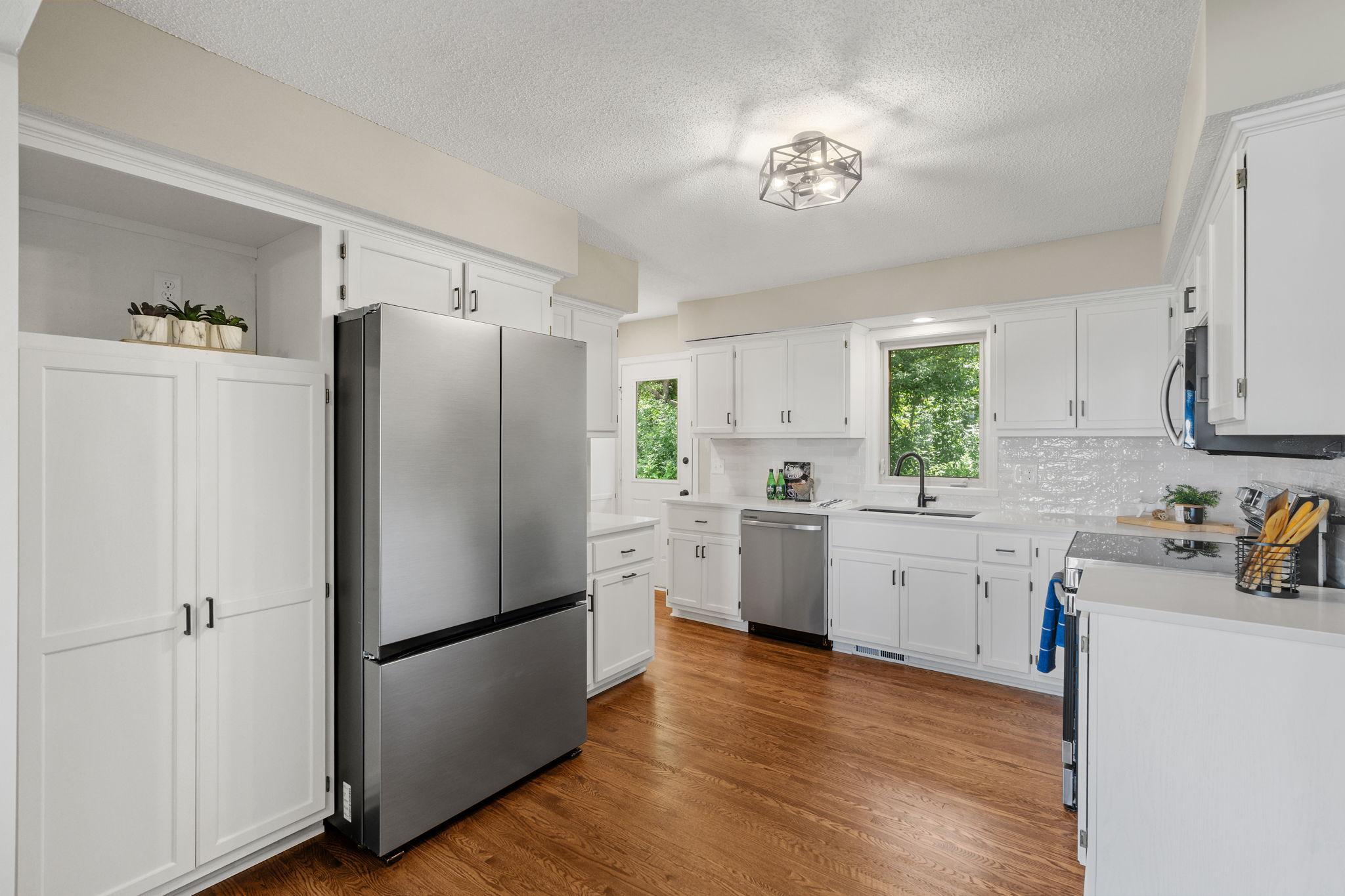 View of Residential at 18741 Highview Avenue, Lakeville MN 55044, Lakeville (5 of 41) - Mike Wilen | Minnesota Team Real Estate