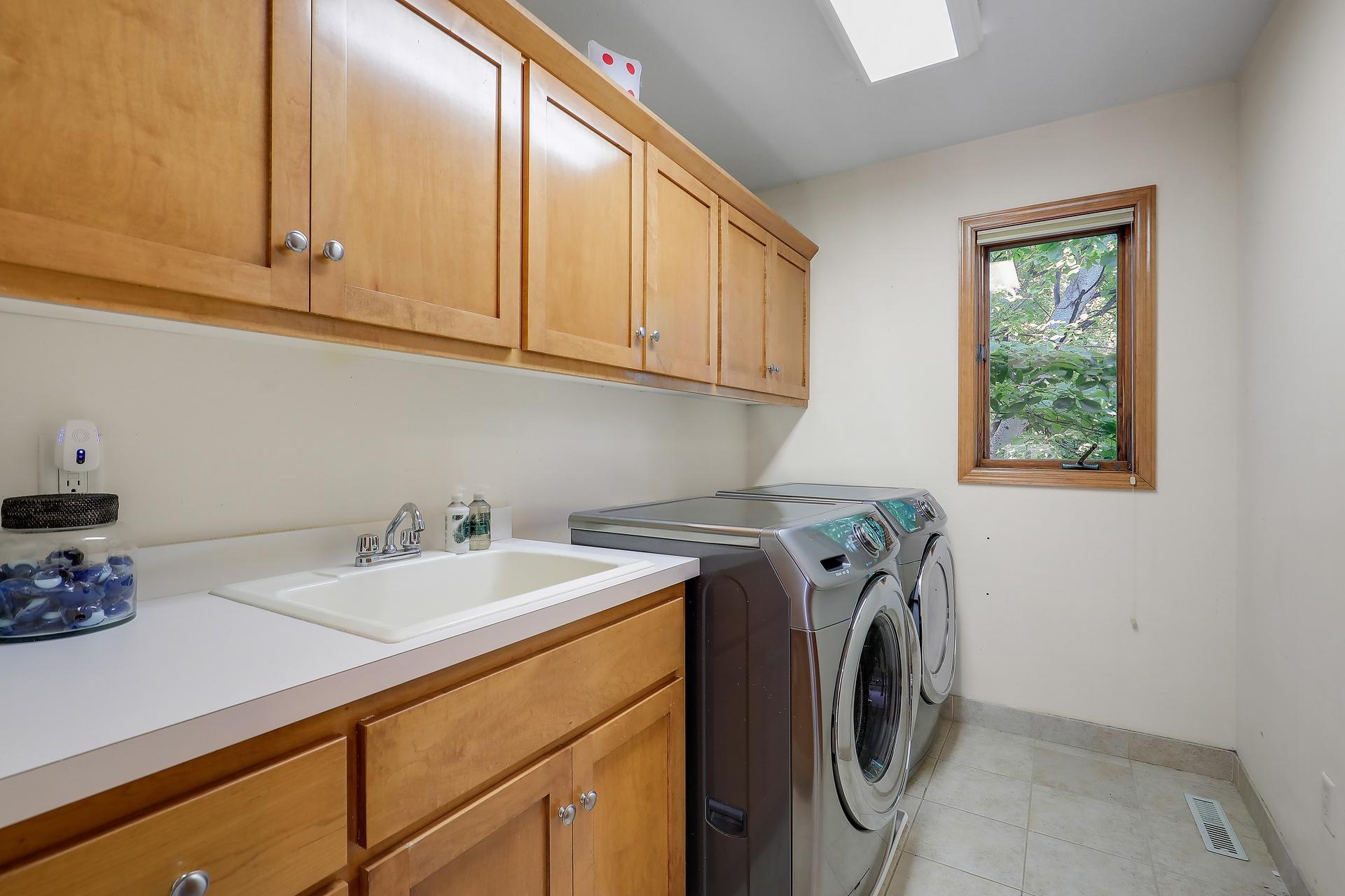 View of Residential at 5900 Vernon Avenue, Edina MN 55436, Edina (31 of 39) - Mike Wilen | Minnesota Team Real Estate