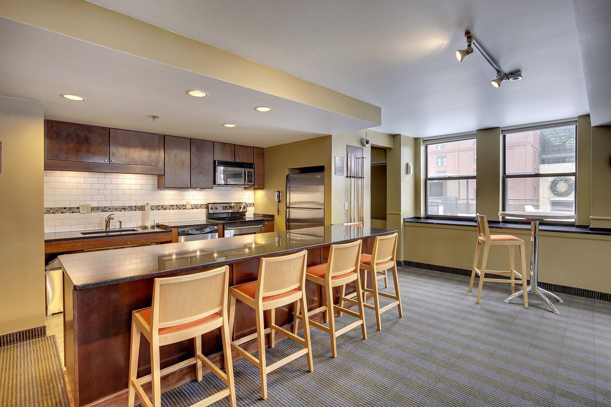 View of Residential at 401 1st Street #321, Minneapolis MN 55401, Minneapolis (49 of 67) - Mike Wilen | Minnesota Team Real Estate