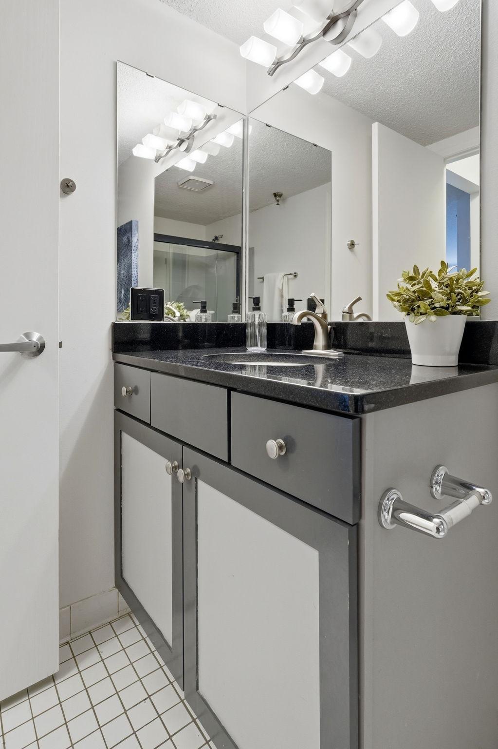 View of Residential at 401 1st Street #321, Minneapolis MN 55401, Minneapolis (24 of 67) - Mike Wilen | Minnesota Team Real Estate