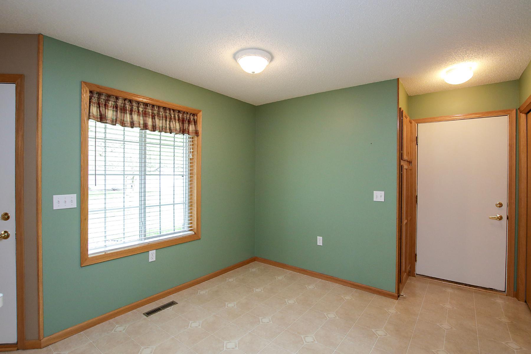 View of Residential at 820 Greensview Court, Hutchinson MN 55350, Hutchinson (12 of 28) - Mike Wilen | Minnesota Team Real Estate