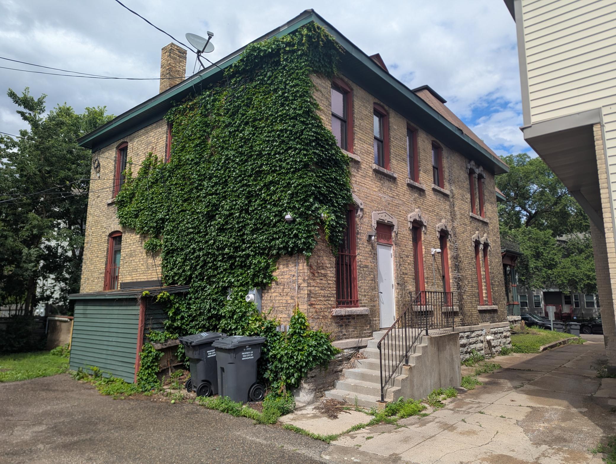 View of Residential Income at 2106 Elliot Avenue, Minneapolis MN 55404, Minneapolis (2 of 67) - Mike Wilen | Minnesota Team Real Estate