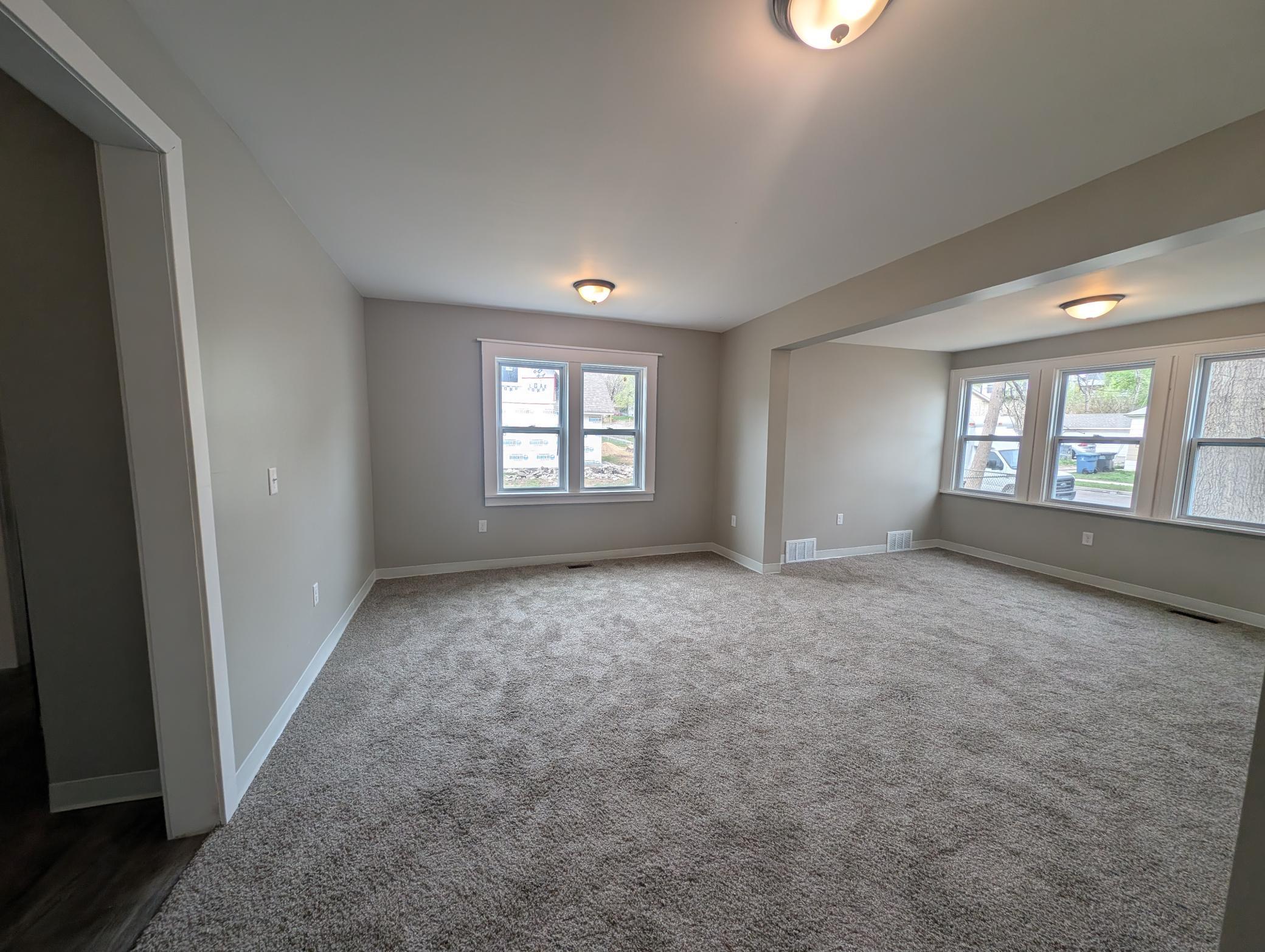 View of Residential Income at 611 24th Avenue, Minneapolis MN 55411, Minneapolis (3 of 17) - Mike Wilen | Minnesota Team Real Estate