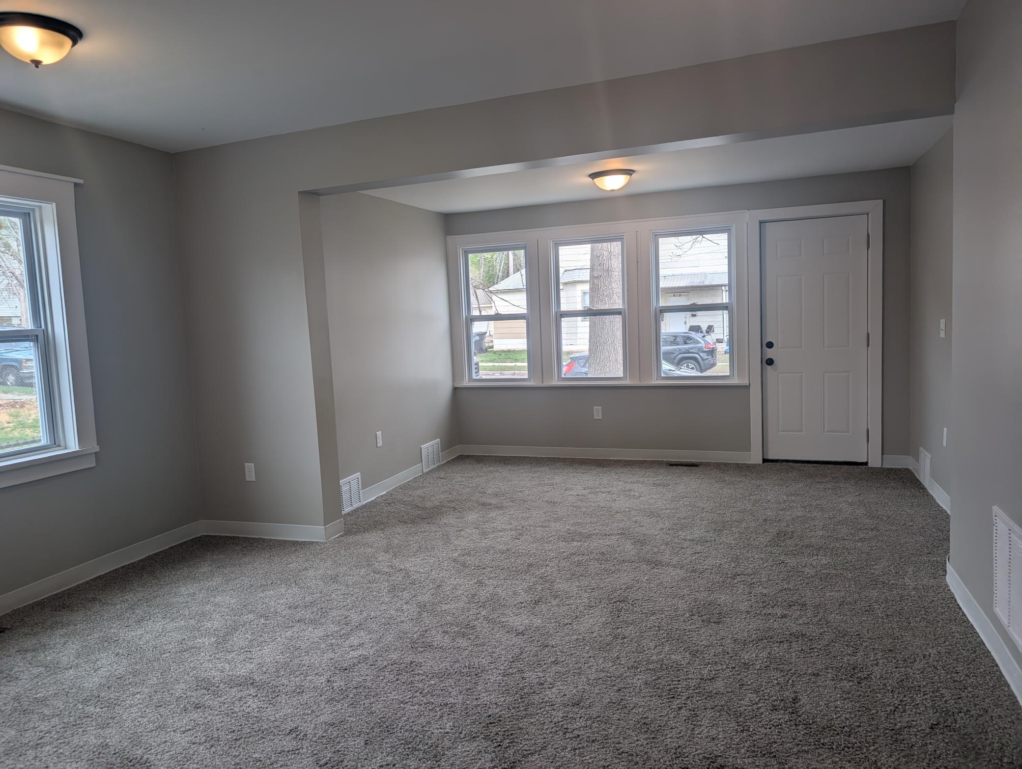 View of Residential Income at 611 24th Avenue, Minneapolis MN 55411, Minneapolis (5 of 17) - Mike Wilen | Minnesota Team Real Estate