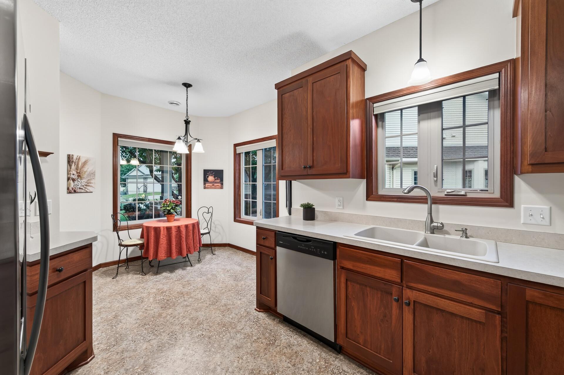 View of Residential at 313 Summer Place, Maplewood MN 55117, Maplewood (5 of 28) - Mike Wilen | Minnesota Team Real Estate