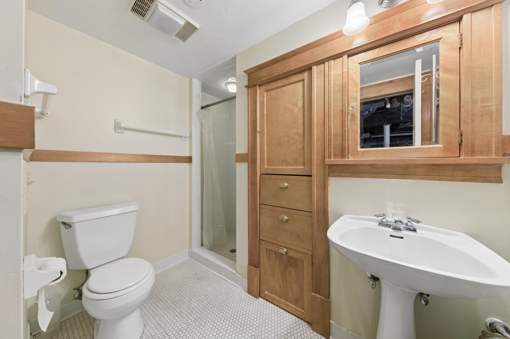 View of Residential at 1732 Summit Avenue, Saint Paul MN 55105, Saint Paul (32 of 38) - Mike Wilen | Minnesota Team Real Estate