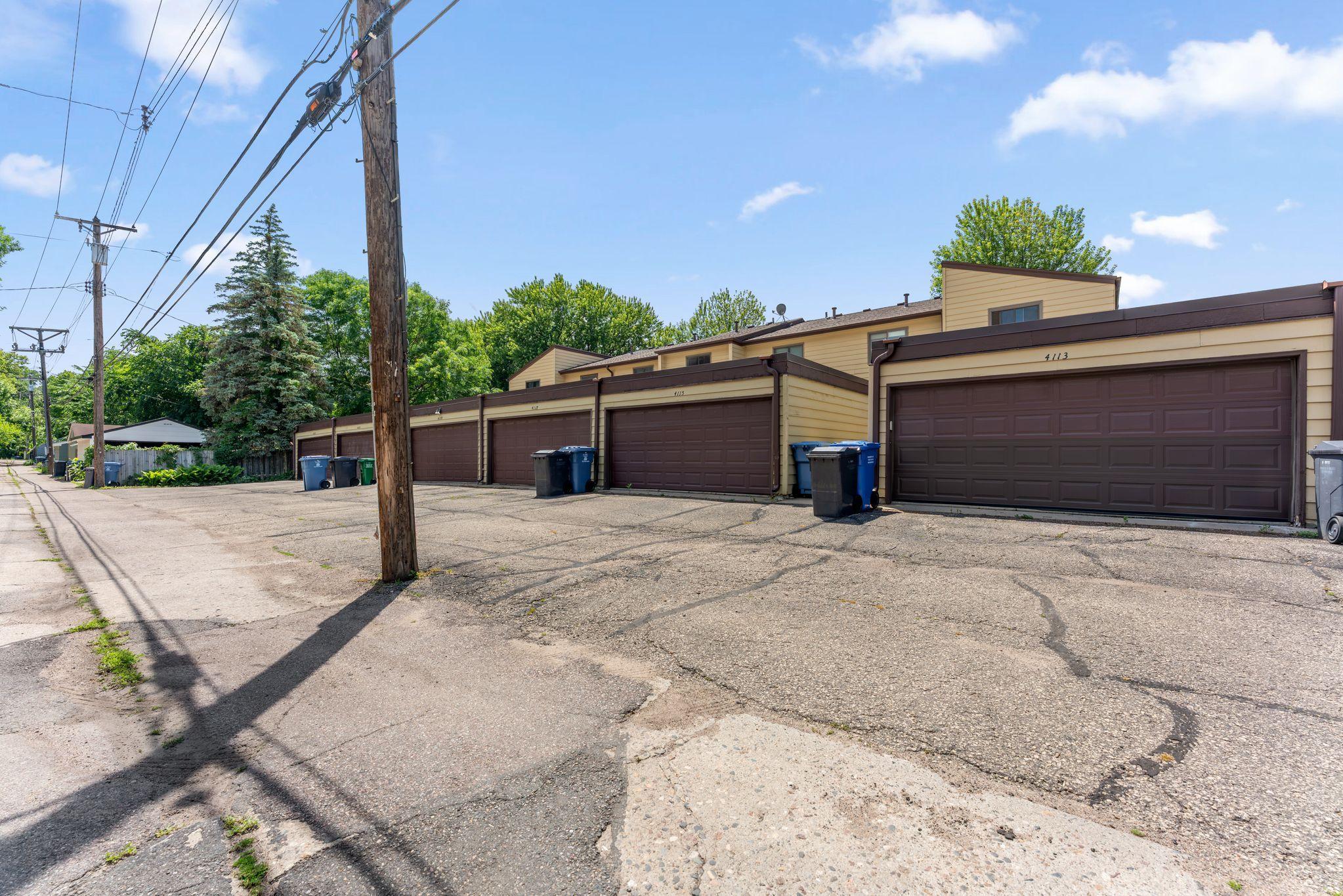 View of Residential at 4113 France Avenue, Minneapolis MN 55416, Minneapolis (28 of 30) - Mike Wilen | Minnesota Team Real Estate