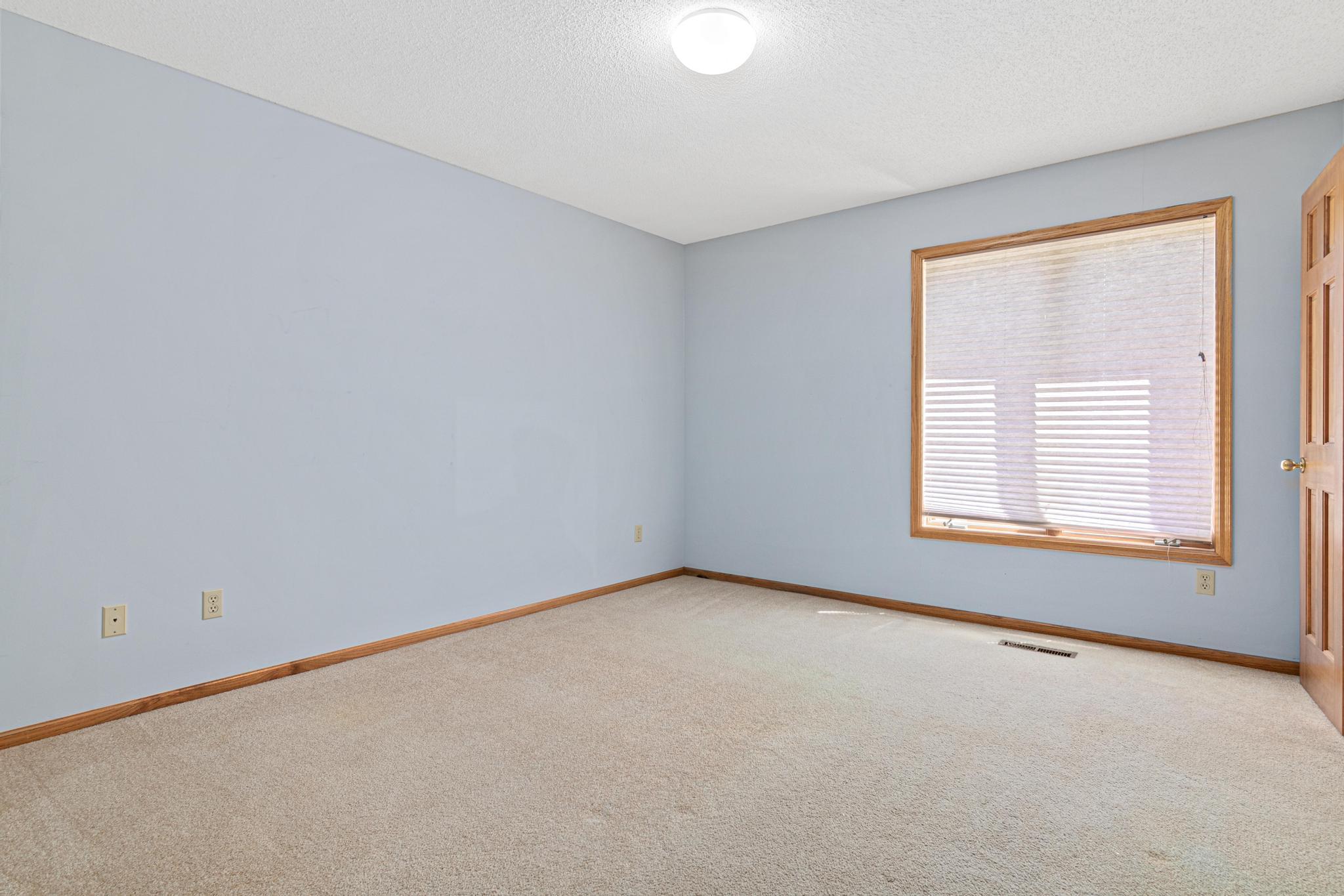View of Residential at 1200 Summit Oaks Drive, Burnsville MN 55337, Burnsville (23 of 29) - Mike Wilen | Minnesota Team Real Estate
