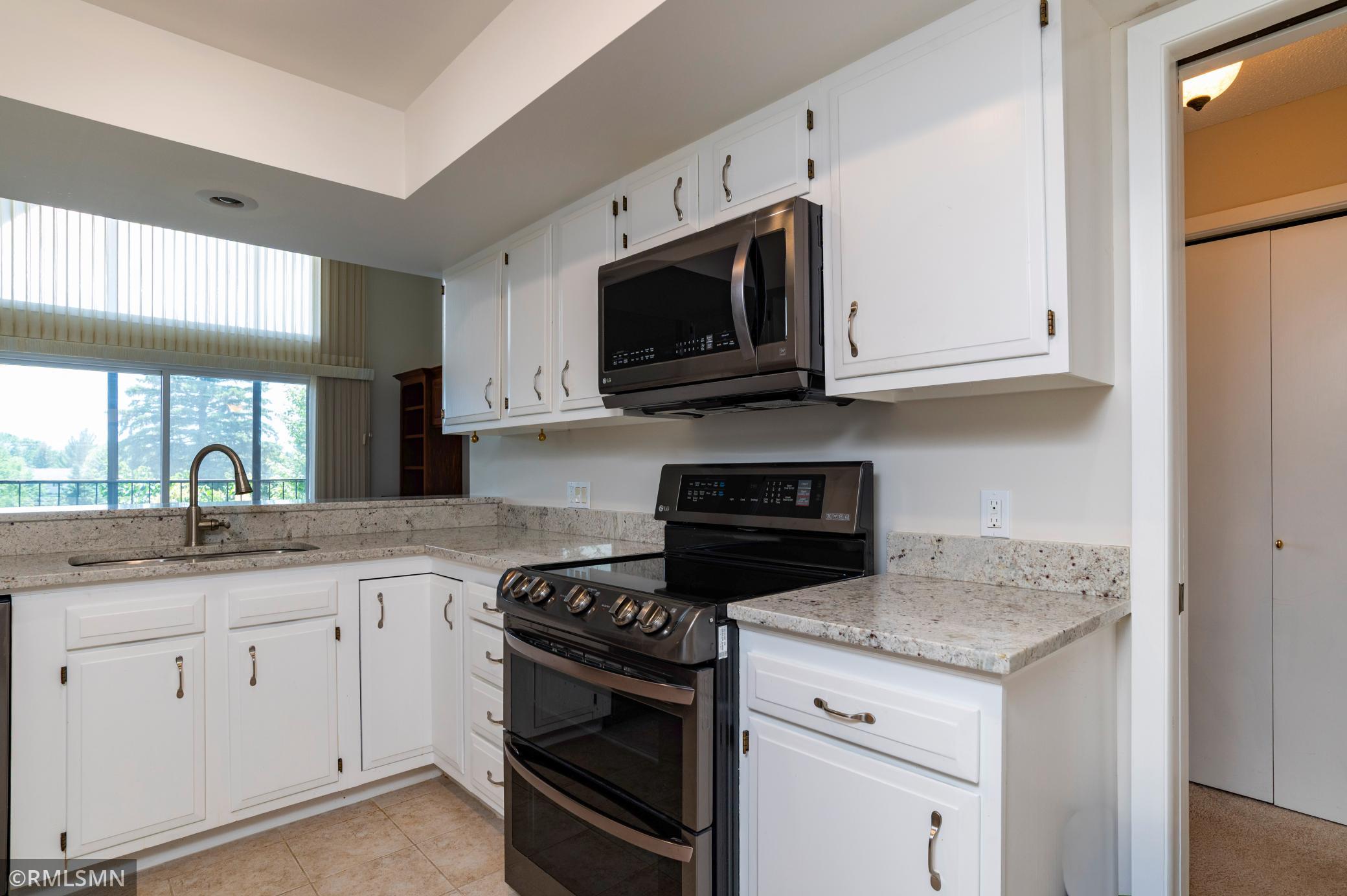 View of Residential at 9700 Portland Avenue #330, Bloomington MN 55420, Bloomington (18 of 33) - Mike Wilen | Minnesota Team Real Estate
