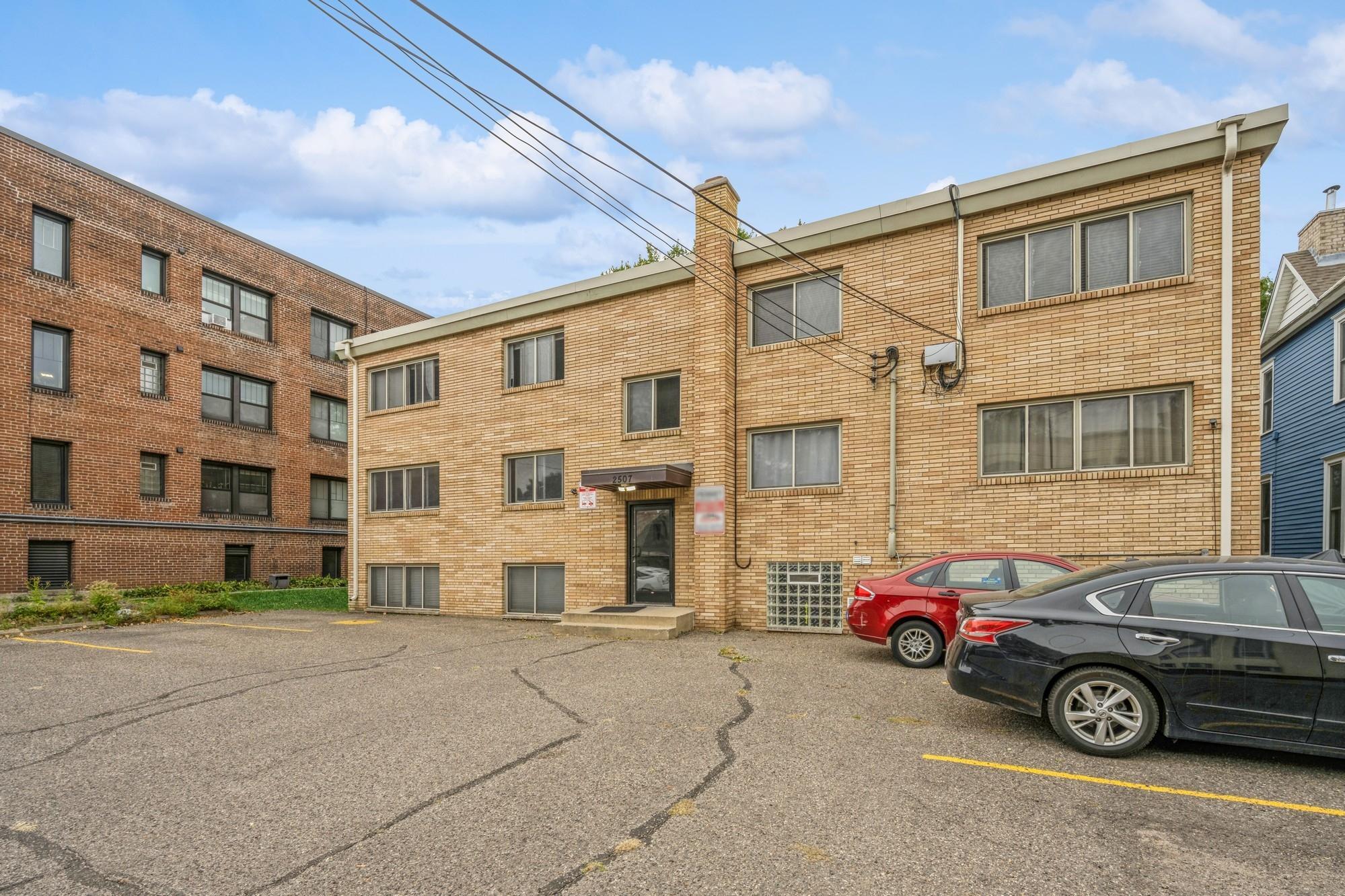 View of Residential at 2507 Bryant Avenue #1, Minneapolis MN 55405, Minneapolis (26 of 29) - Mike Wilen | Minnesota Team Real Estate