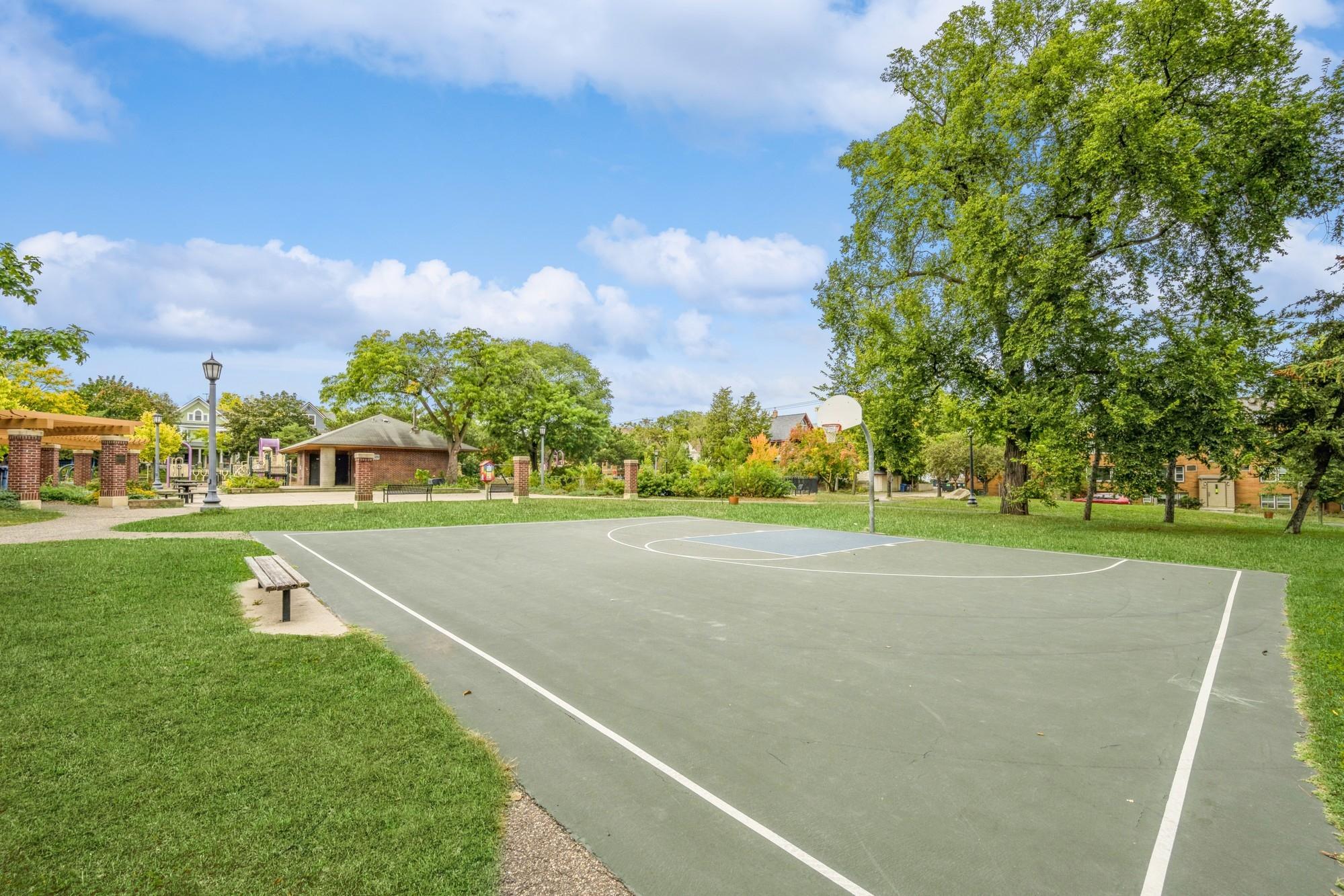 View of Residential at 2507 Bryant Avenue #1, Minneapolis MN 55405, Minneapolis (27 of 29) - Mike Wilen | Minnesota Team Real Estate