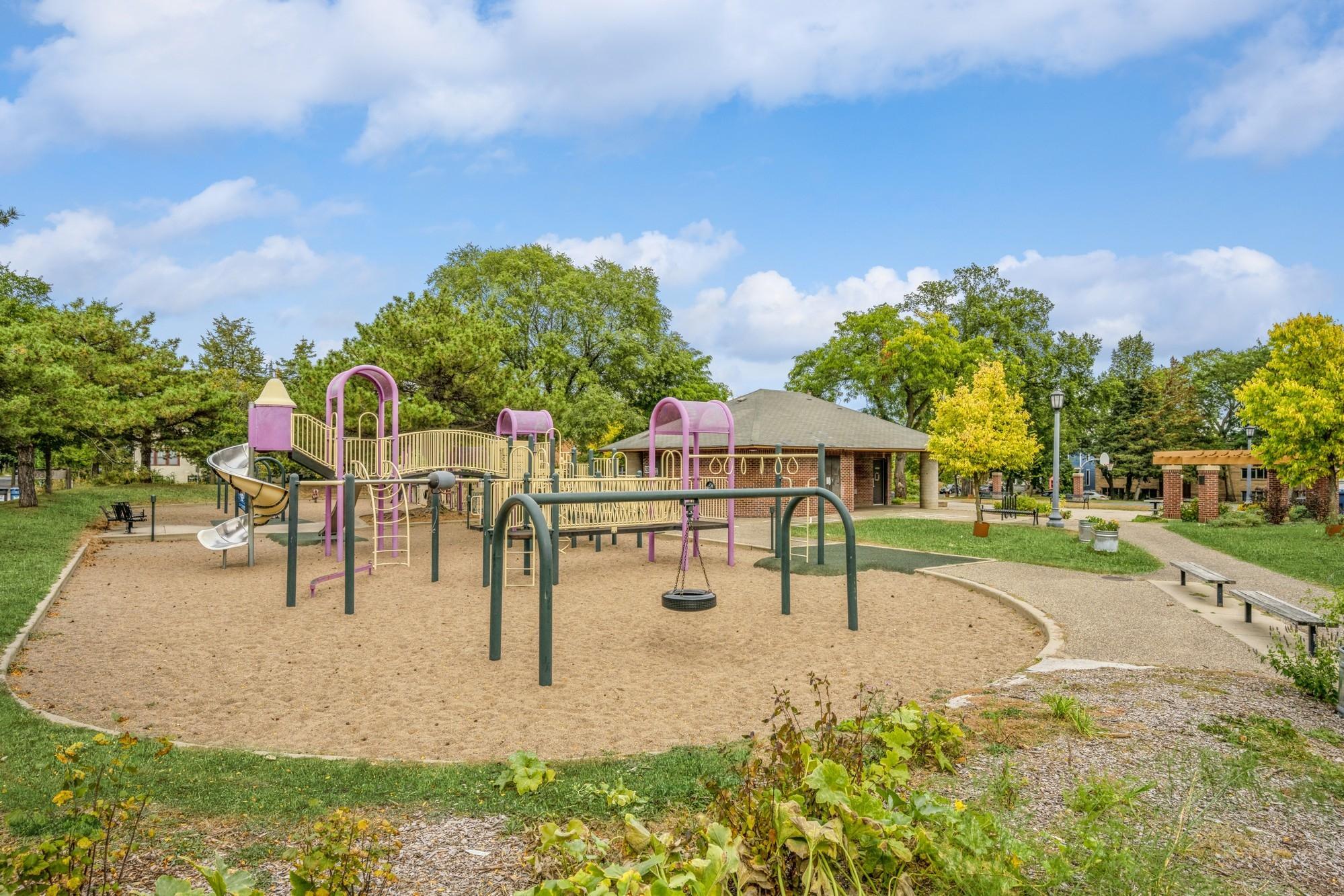 View of Residential at 2507 Bryant Avenue #1, Minneapolis MN 55405, Minneapolis (29 of 29) - Mike Wilen | Minnesota Team Real Estate