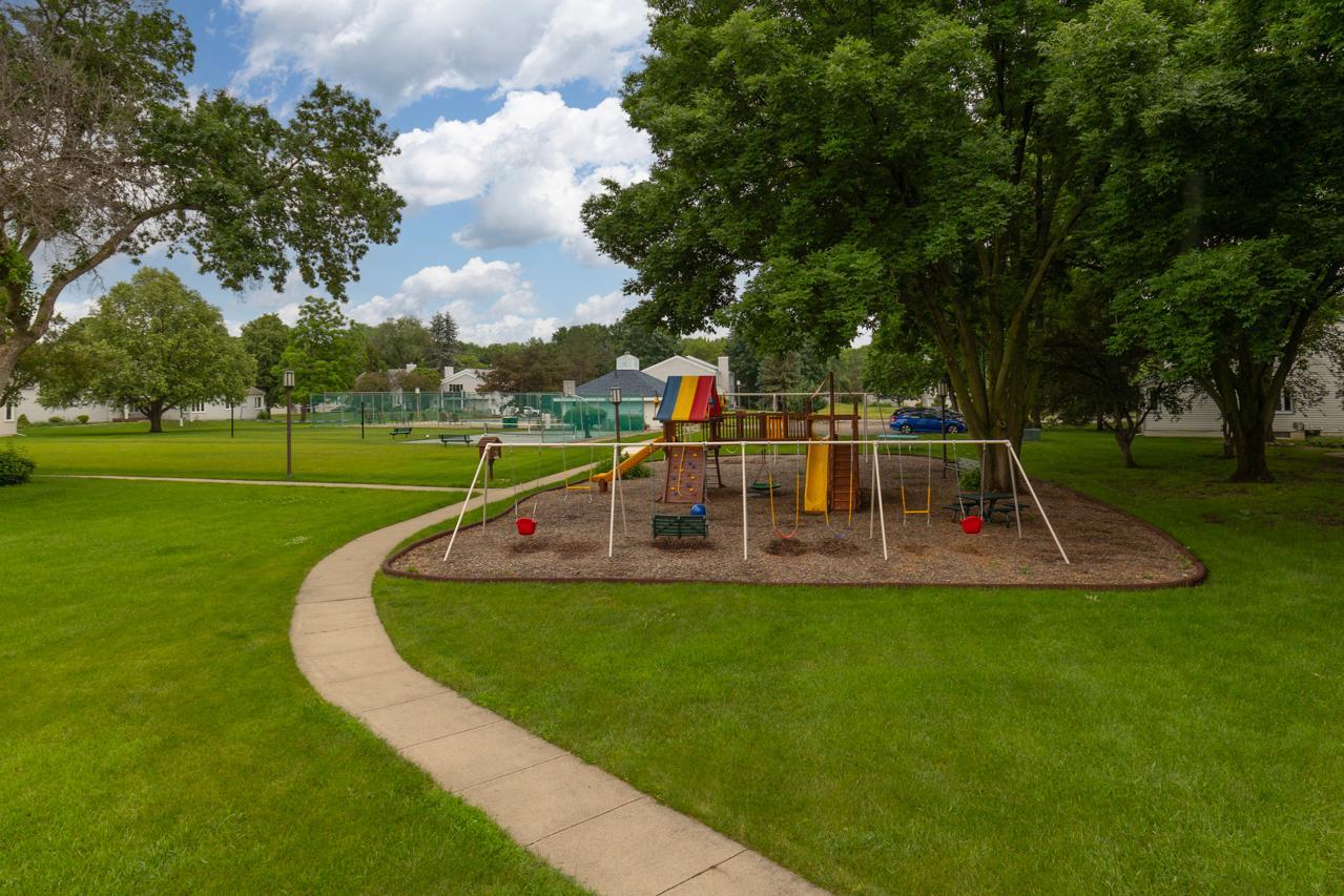 View of Residential at 7440 Landau Curve, Bloomington MN 55438, Bloomington (26 of 27) - Mike Wilen | Minnesota Team Real Estate