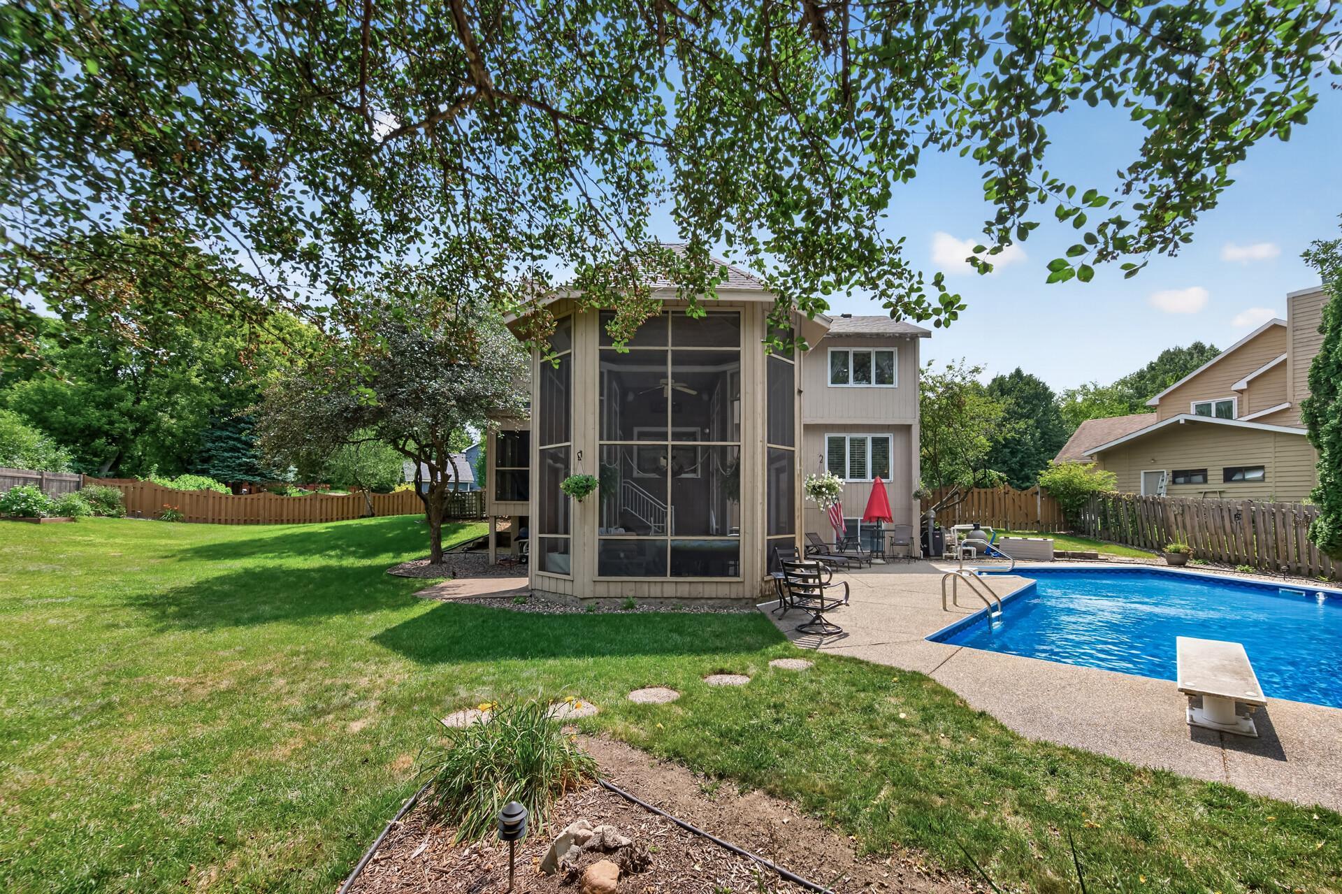 View of Residential at 7001 Beacon Circle, Eden Prairie MN 55346, Eden Prairie (36 of 46) - Mike Wilen | Minnesota Team Real Estate