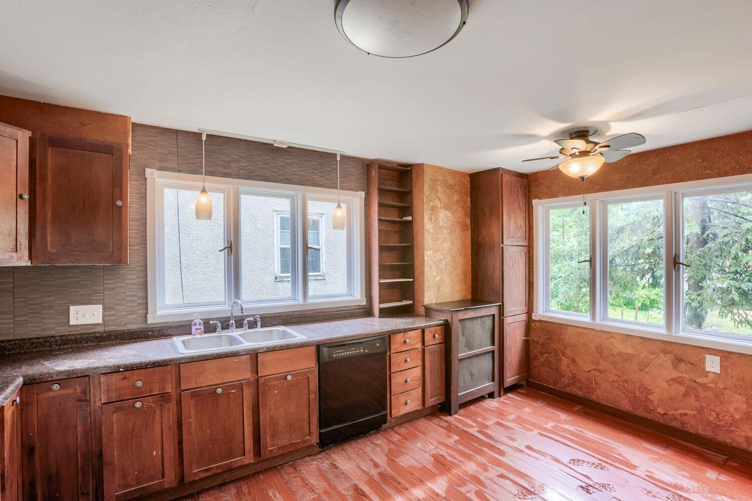 View of Residential at 1092 25th Avenue, Minneapolis MN 55414, Minneapolis (14 of 28) - Mike Wilen | Minnesota Team Real Estate