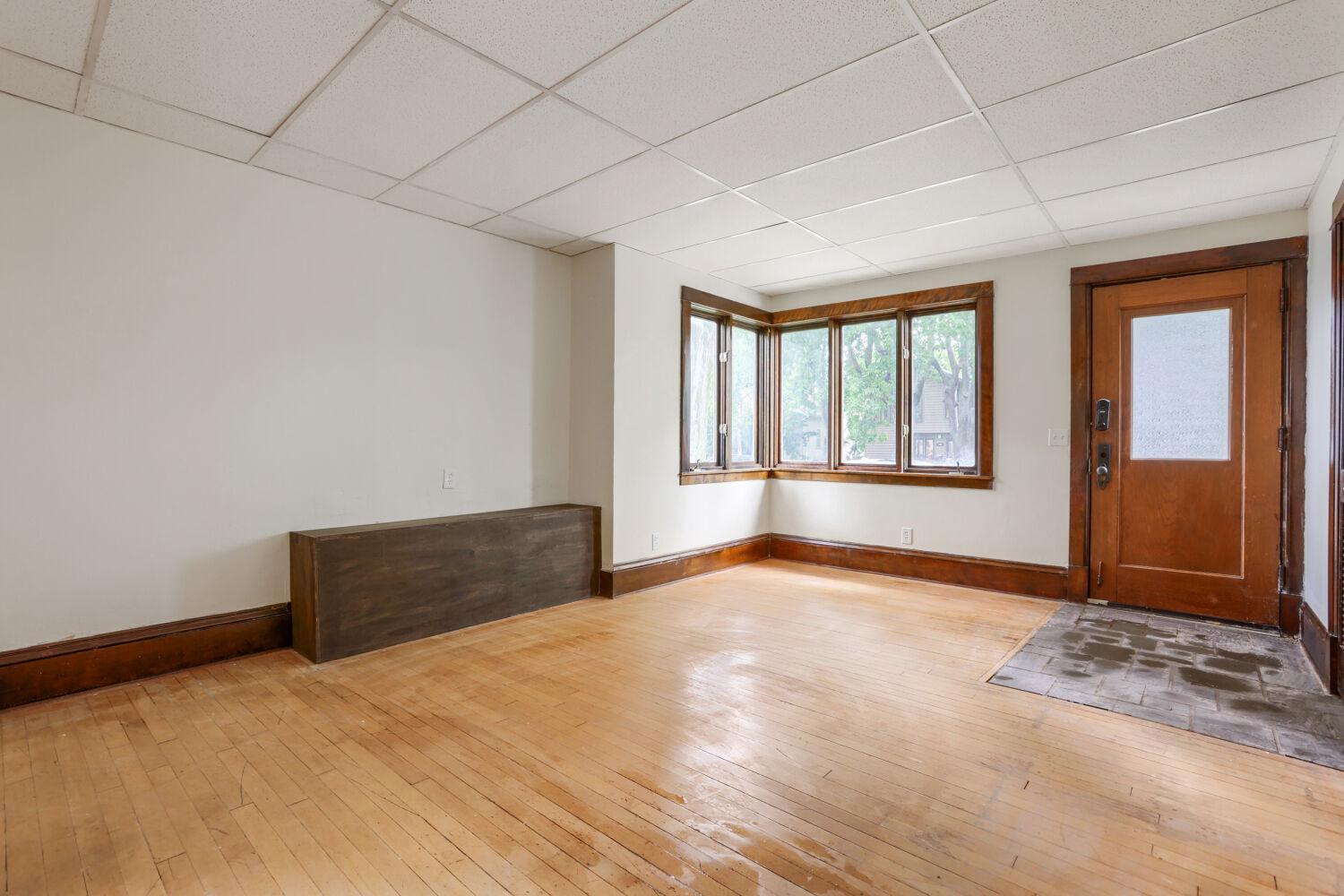 View of Residential at 1092 25th Avenue, Minneapolis MN 55414, Minneapolis (9 of 28) - Mike Wilen | Minnesota Team Real Estate