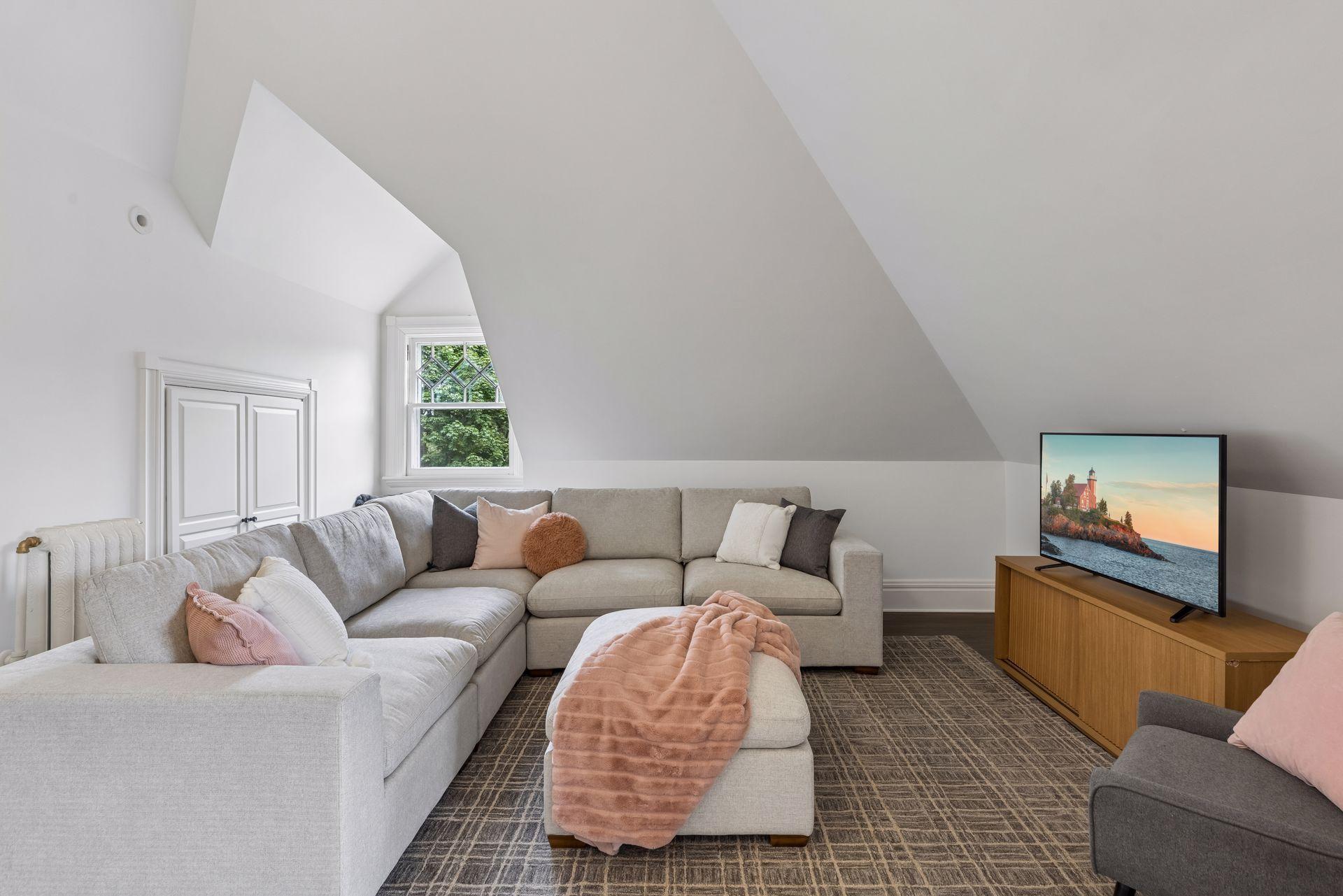 View of Residential at 1373 Summit Avenue, Saint Paul MN 55105, Saint Paul (90 of 129) - Mike Wilen | Minnesota Team Real Estate