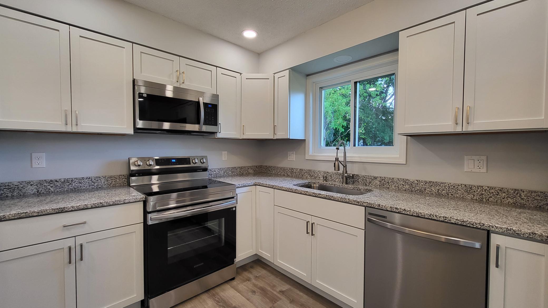 View of Residential at 524 Wood Way, Burnsville MN 55337, Burnsville (6 of 21) - Mike Wilen | Minnesota Team Real Estate