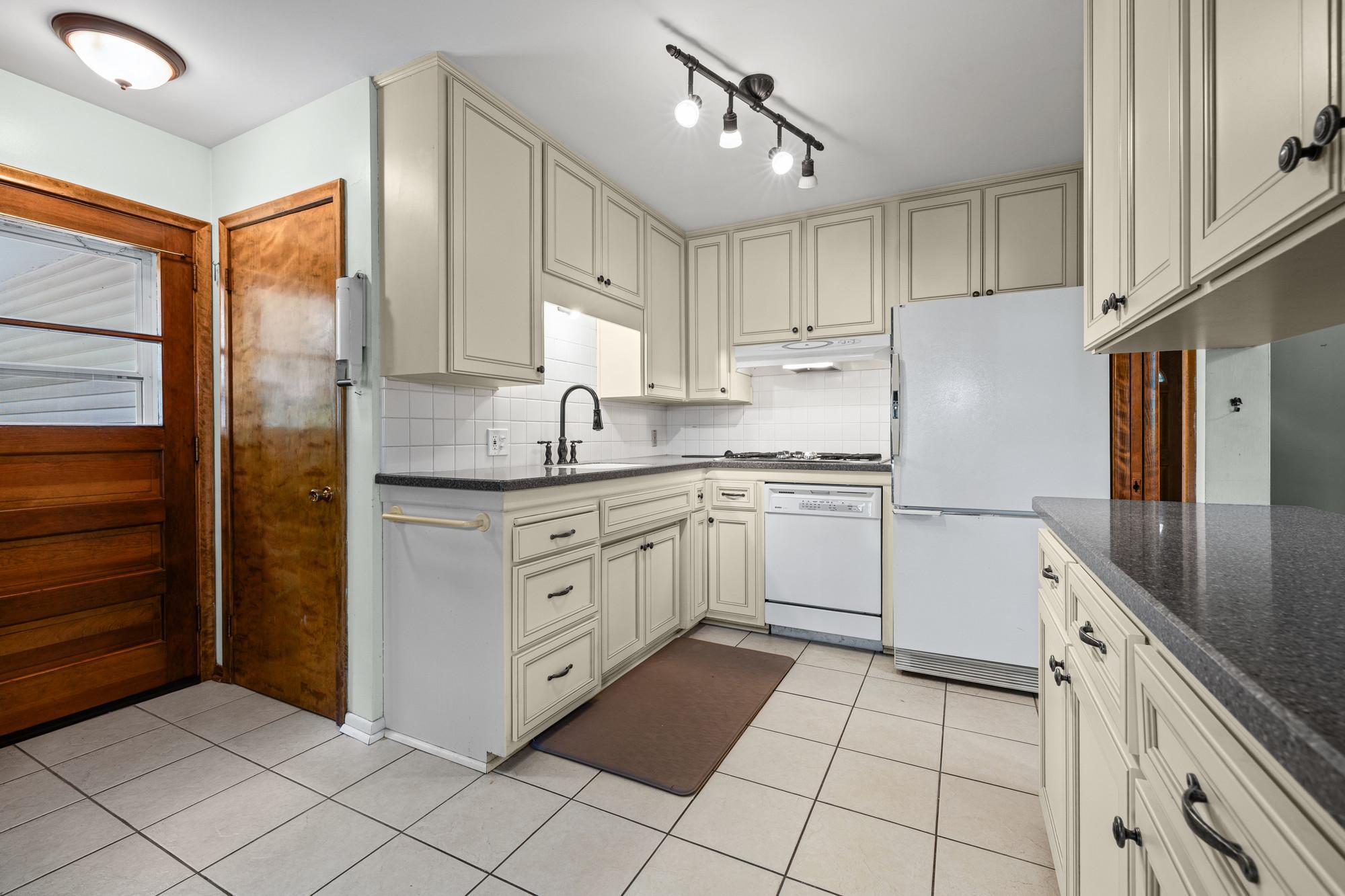 View of Residential at 605 Arner Avenue, Shoreview MN 55126, Shoreview (6 of 25) - Mike Wilen | Minnesota Team Real Estate