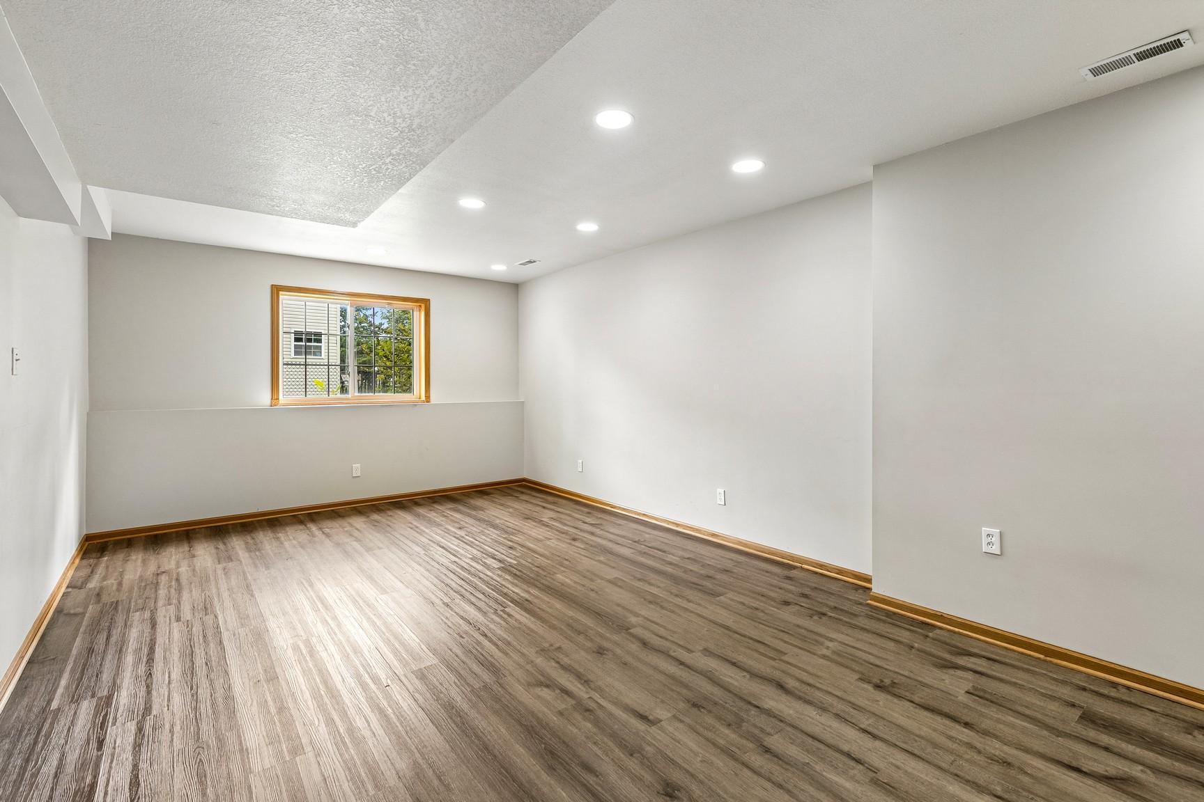 View of Residential at 4926 Rusten Road, Eagan MN 55122, Eagan (39 of 50) - Mike Wilen | Minnesota Team Real Estate