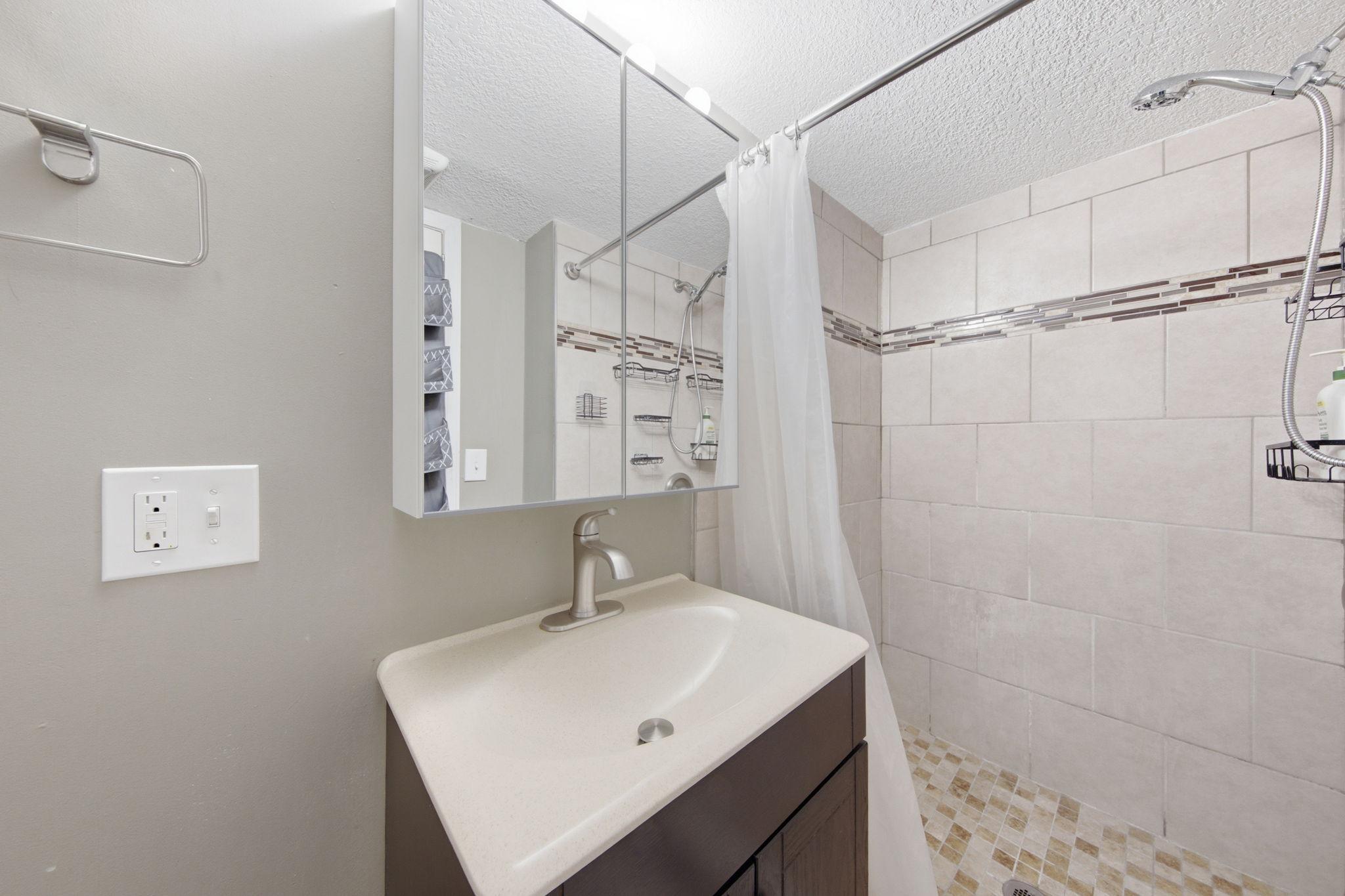 View of Residential at 1004 Western Avenue, Saint Paul MN 55117, Saint Paul (19 of 29) - Mike Wilen | Minnesota Team Real Estate