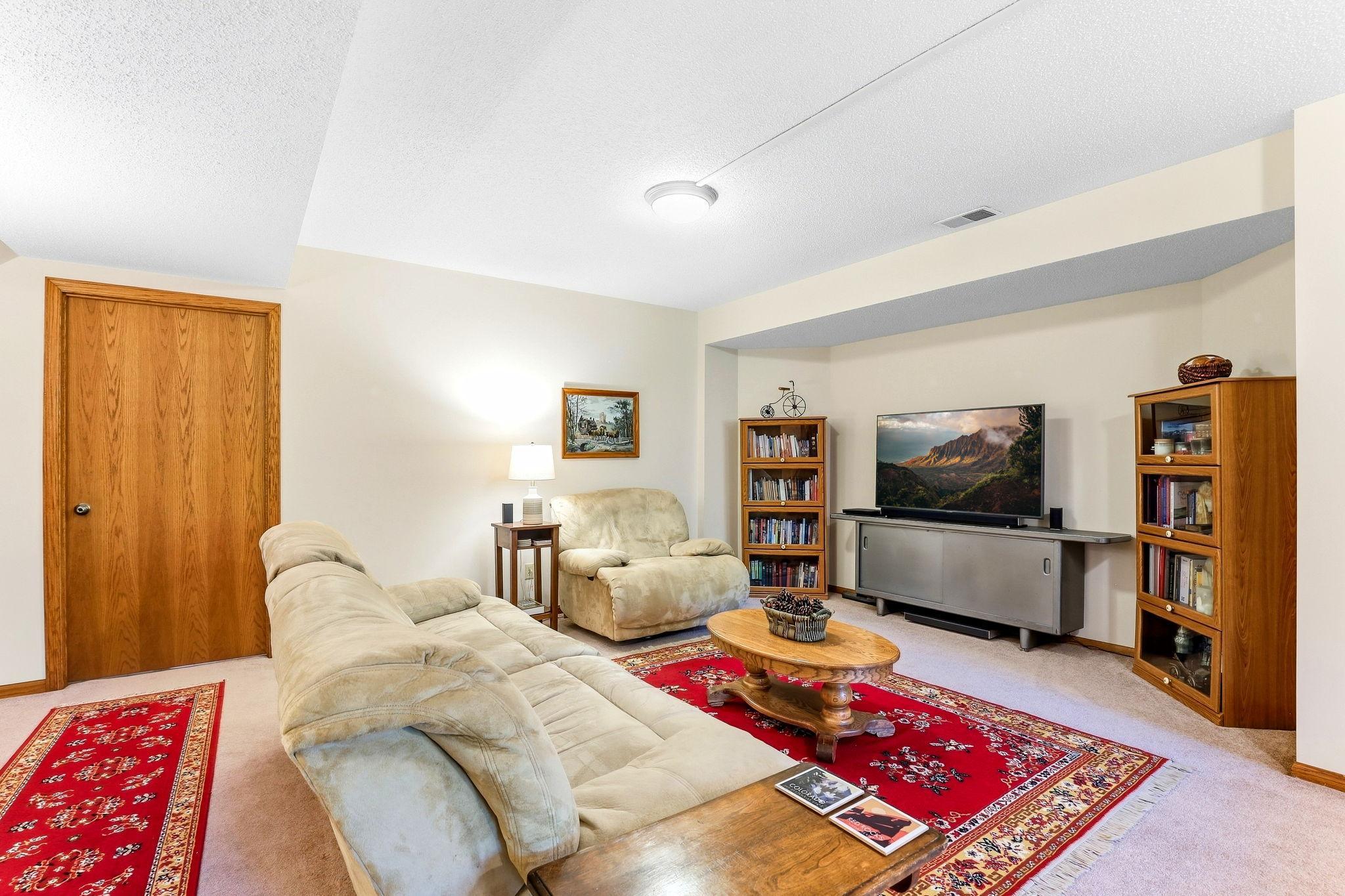 View of Residential at 821 Ivy Lane, Eagan MN 55123, Eagan (16 of 19) - Mike Wilen | Minnesota Team Real Estate