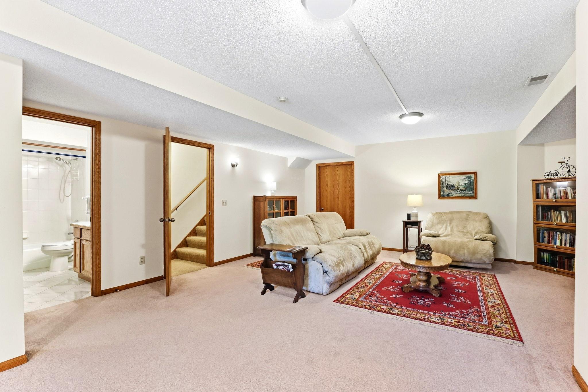 View of Residential at 821 Ivy Lane, Eagan MN 55123, Eagan (15 of 19) - Mike Wilen | Minnesota Team Real Estate