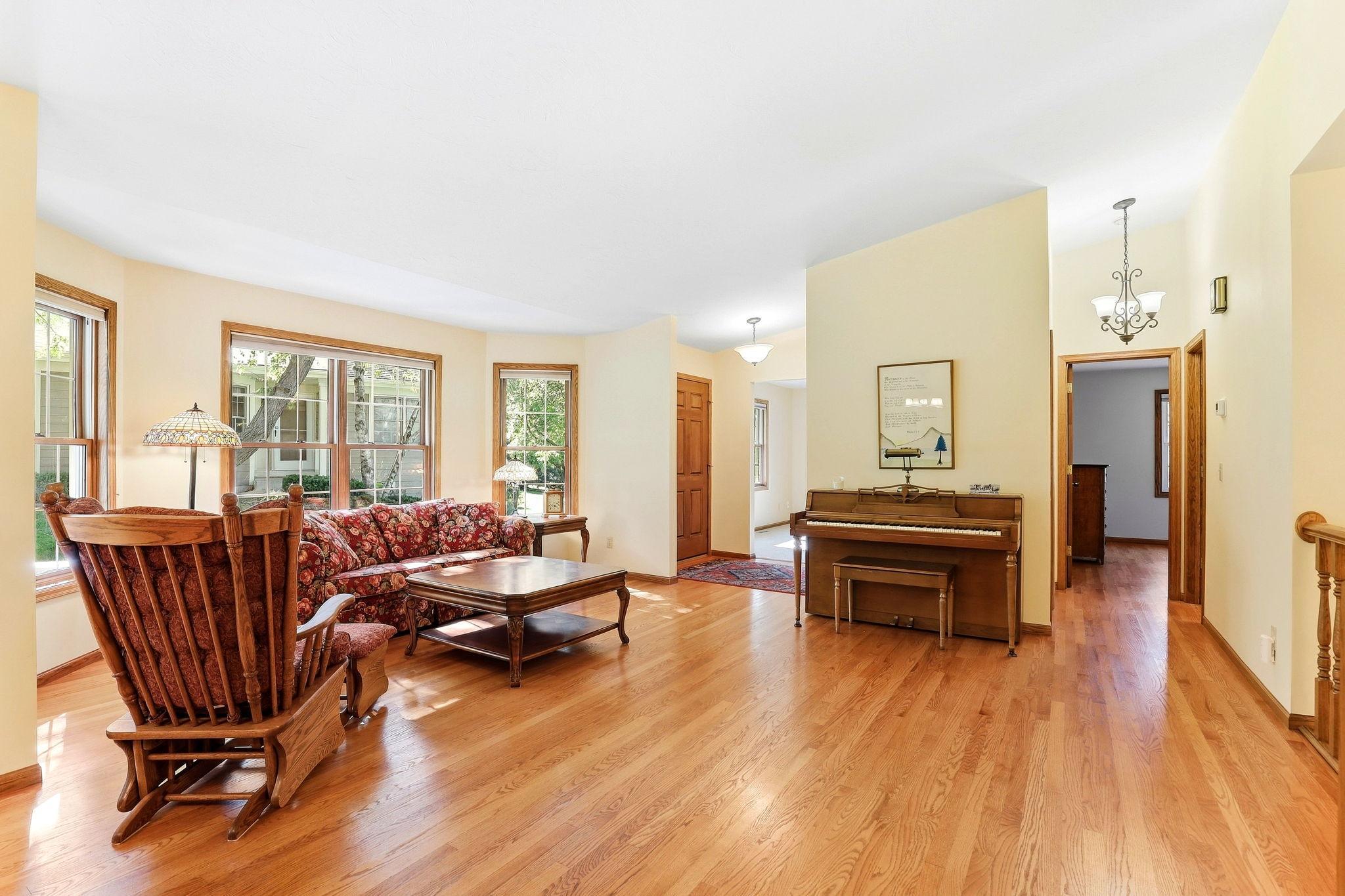 View of Residential at 821 Ivy Lane, Eagan MN 55123, Eagan (11 of 19) - Mike Wilen | Minnesota Team Real Estate