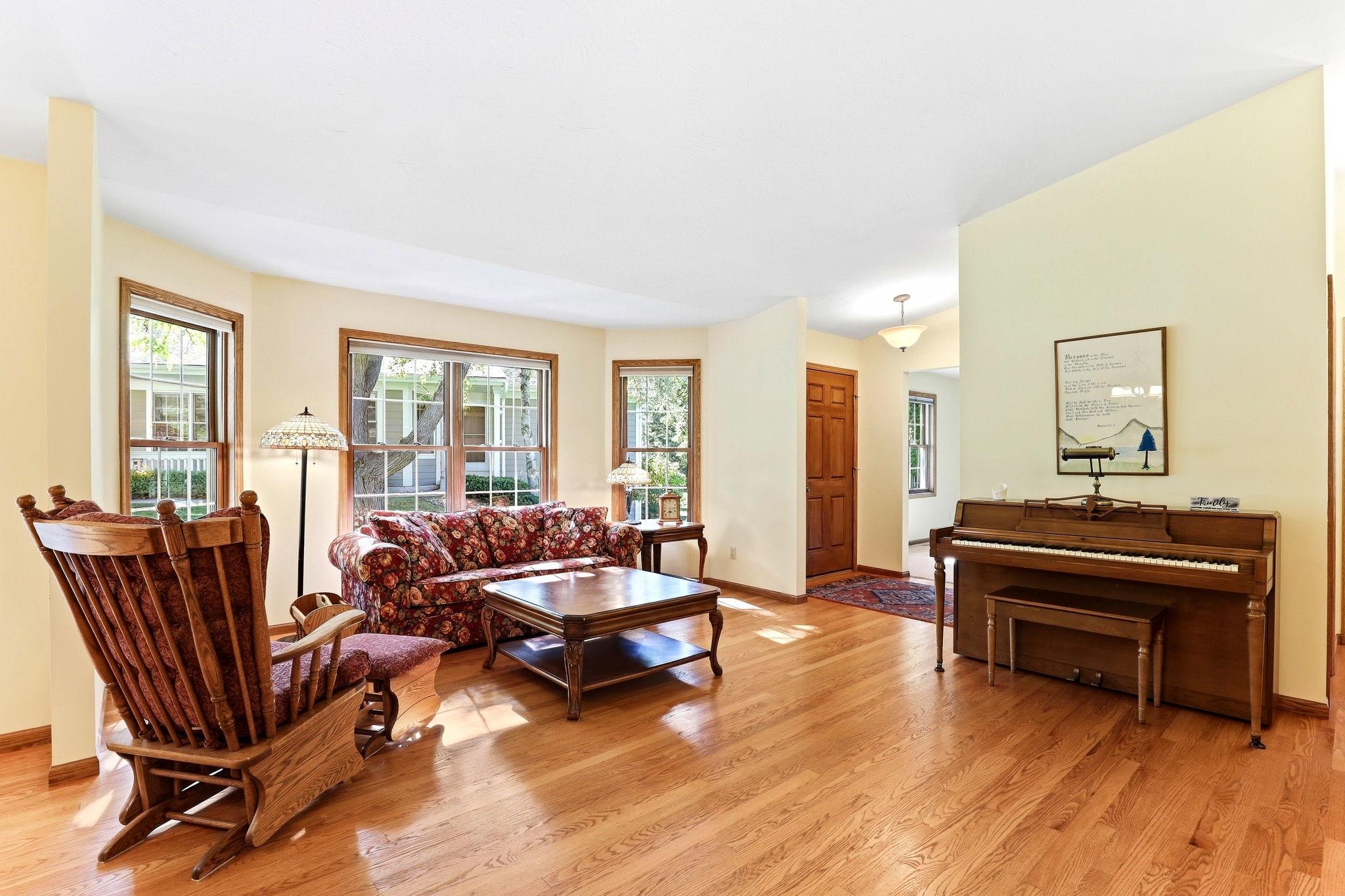 View of Residential at 821 Ivy Lane, Eagan MN 55123, Eagan (5 of 19) - Mike Wilen | Minnesota Team Real Estate