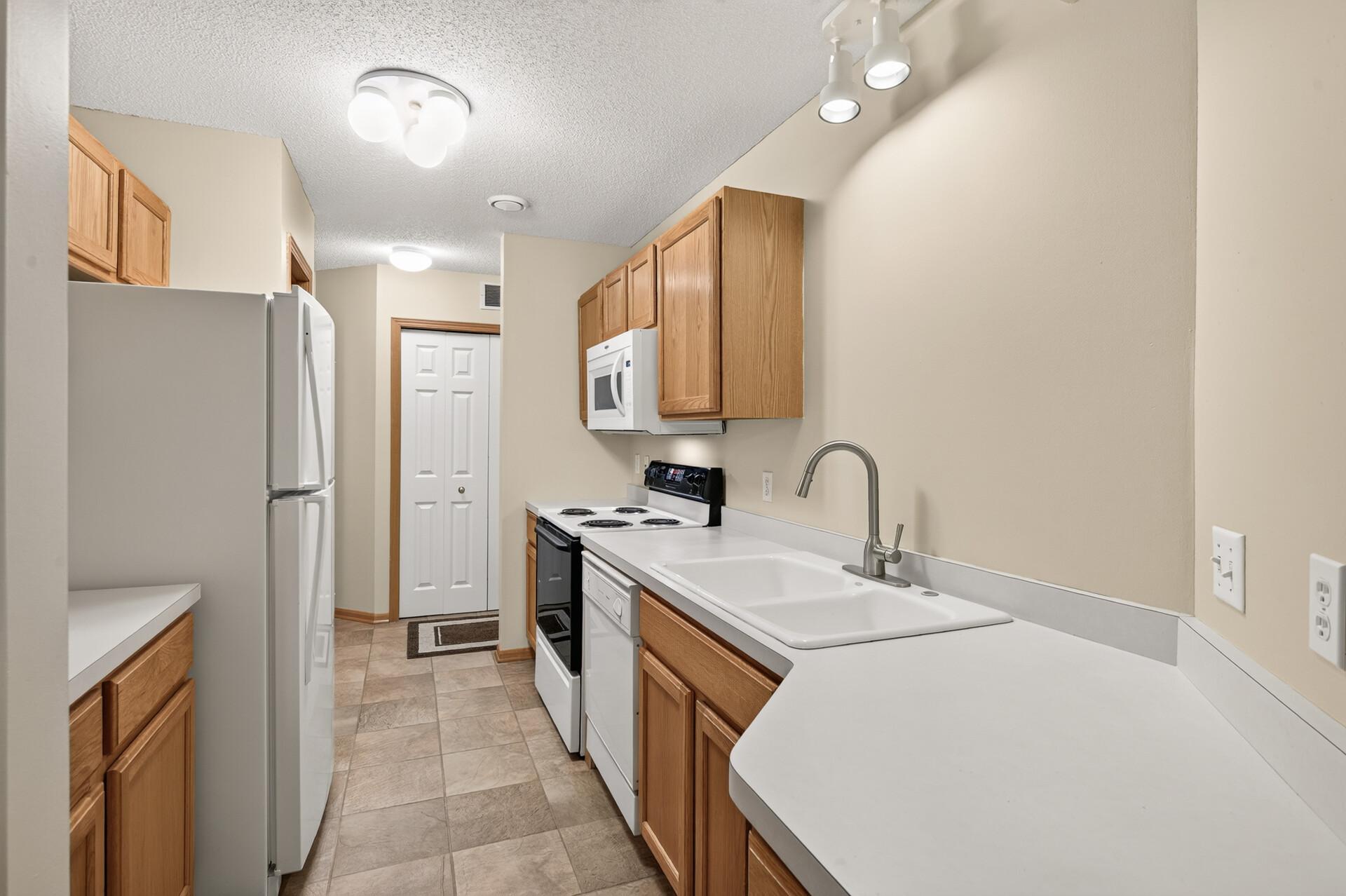 View of Residential at 2407 Harvest Way, Chanhassen MN 55317, Chanhassen (11 of 27) - Mike Wilen | Minnesota Team Real Estate
