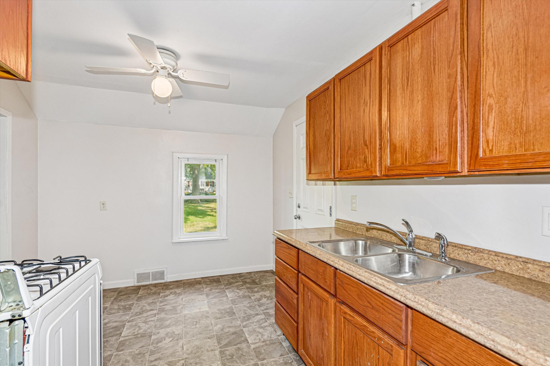View of Residential at 5448 Dupont Avenue, Brooklyn Center MN 55430, Brooklyn Center (4 of 18) - Mike Wilen | Minnesota Team Real Estate