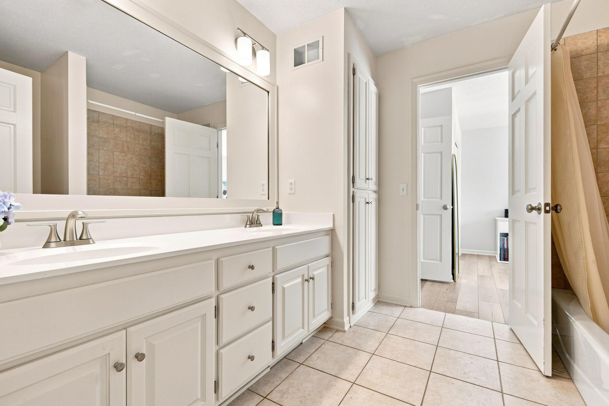 View of Residential at 11499 Ashley Court, Inver Grove Heights MN 55077, Inver Grove Heights (38 of 94) - Mike Wilen | Minnesota Team Real Estate
