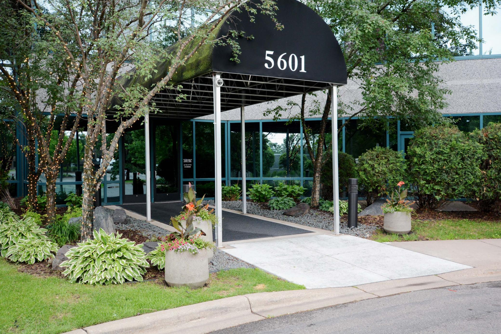 View of Residential at 5601 Smetana Drive #305, Minnetonka MN 55343, Minnetonka (23 of 26) - Mike Wilen | Minnesota Team Real Estate