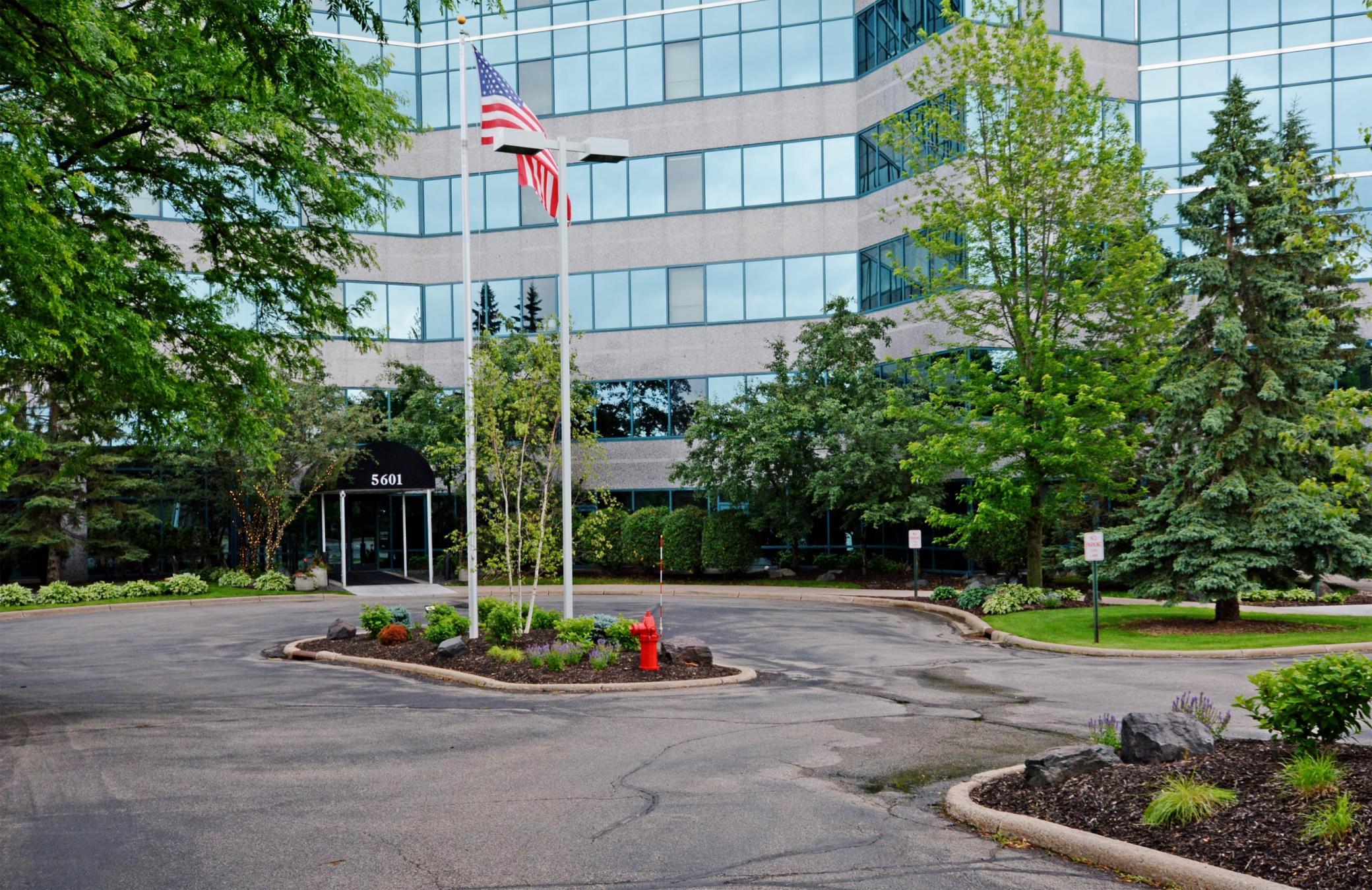 View of Residential at 5601 Smetana Drive #305, Minnetonka MN 55343, Minnetonka (25 of 26) - Mike Wilen | Minnesota Team Real Estate