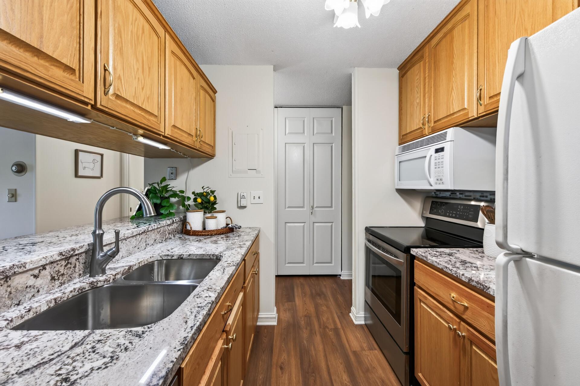 View of Residential at 2800 Hamline Avenue #102, Roseville MN 55113, Roseville (10 of 30) - Mike Wilen | Minnesota Team Real Estate
