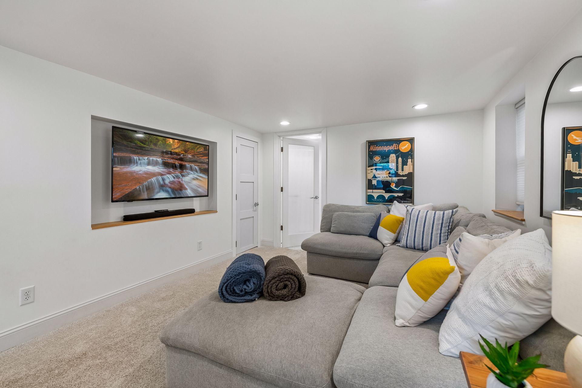 View of Residential at 5013 Queen Avenue, Minneapolis MN 55410, Minneapolis (38 of 58) - Mike Wilen | Minnesota Team Real Estate