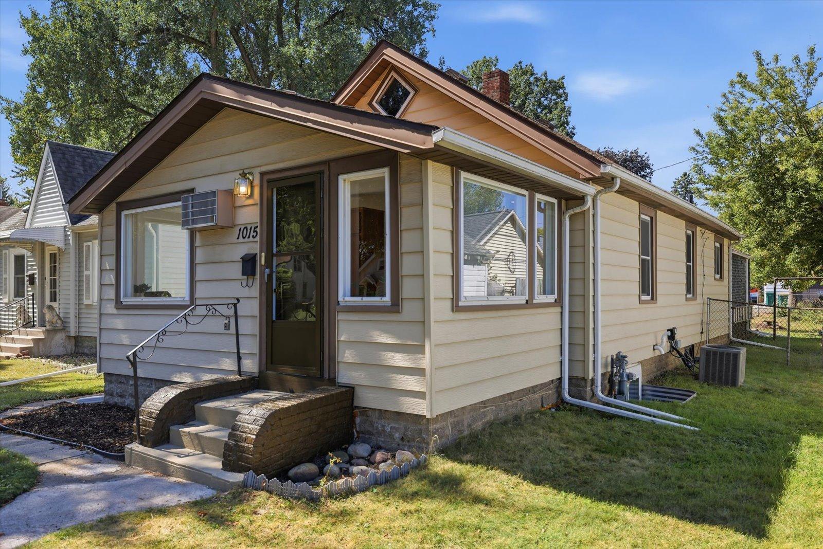 View of Residential at 1015 Kruse Street, West Saint Paul MN 55118, West Saint Paul (29 of 39) - Mike Wilen | Minnesota Team Real Estate