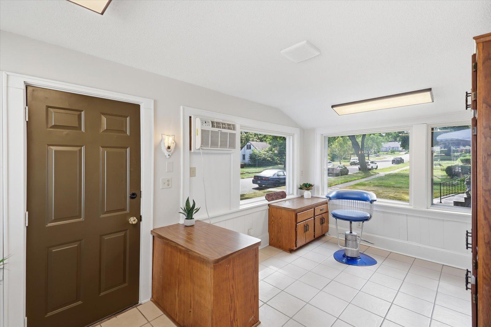 View of Residential at 1015 Kruse Street, West Saint Paul MN 55118, West Saint Paul (5 of 39) - Mike Wilen | Minnesota Team Real Estate
