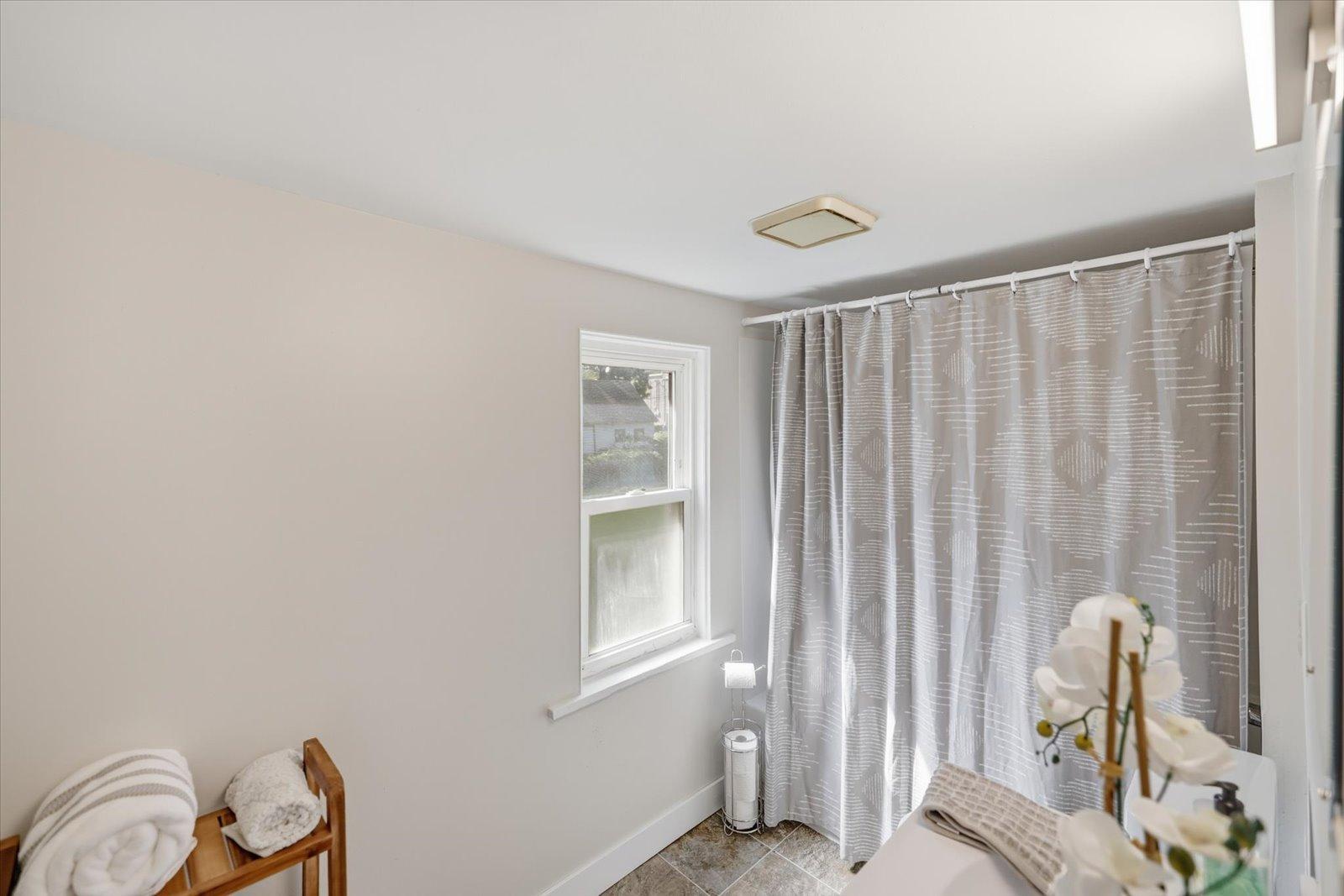 View of Residential at 1015 Kruse Street, West Saint Paul MN 55118, West Saint Paul (16 of 39) - Mike Wilen | Minnesota Team Real Estate