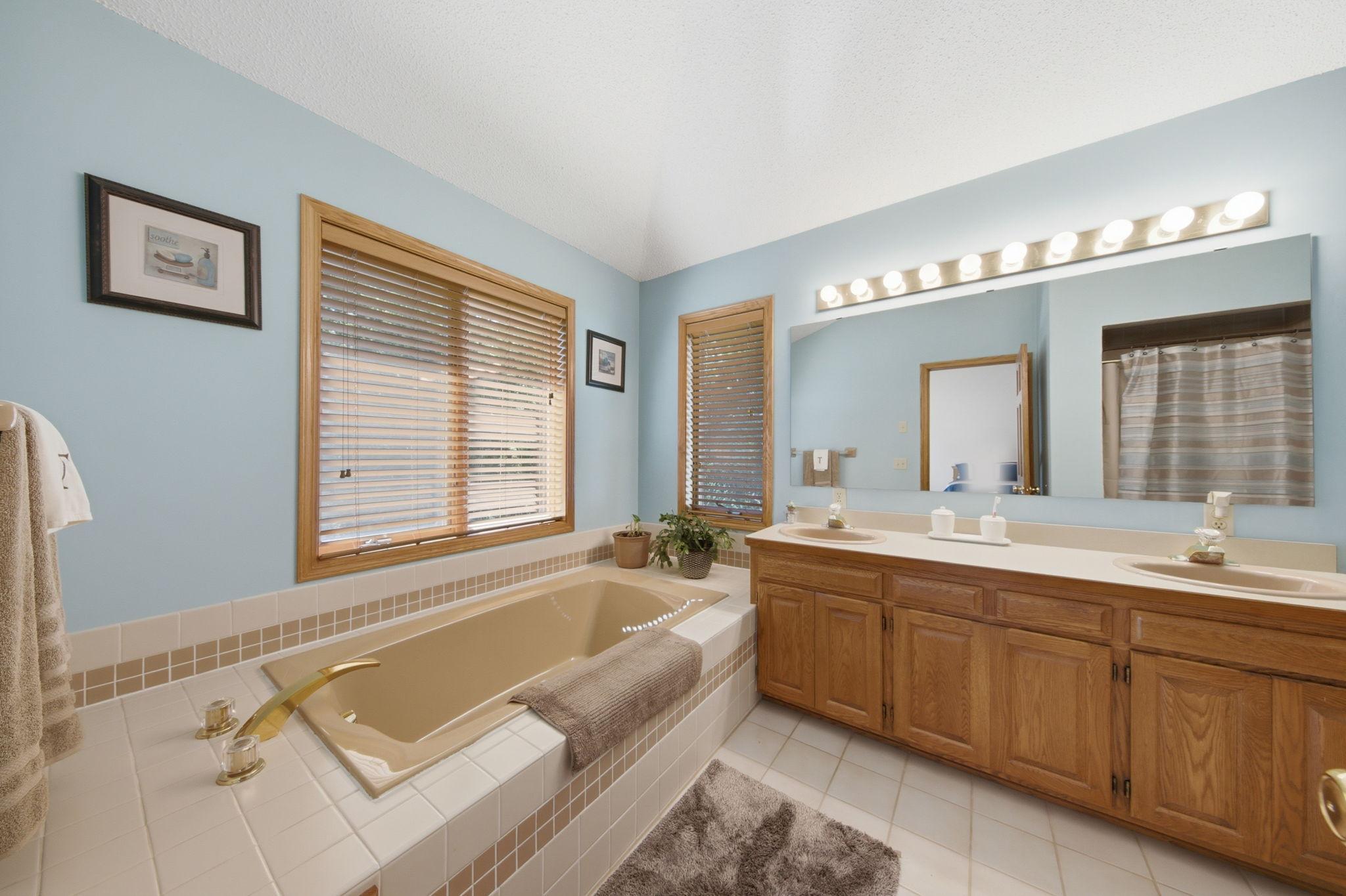 View of Residential at 650 Bridle Ridge Road, Eagan MN 55123, Eagan (13 of 37) - Mike Wilen | Minnesota Team Real Estate