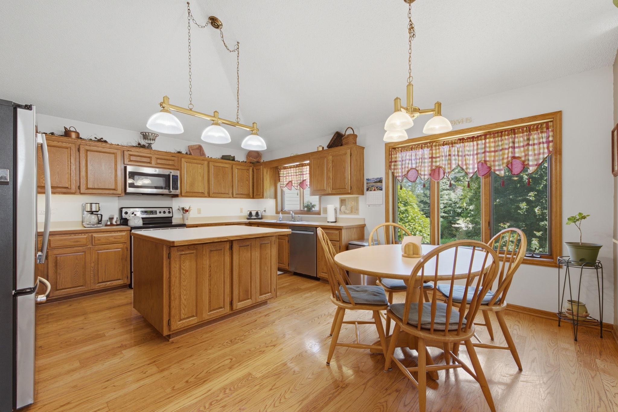 View of Residential at 650 Bridle Ridge Road, Eagan MN 55123, Eagan (8 of 37) - Mike Wilen | Minnesota Team Real Estate