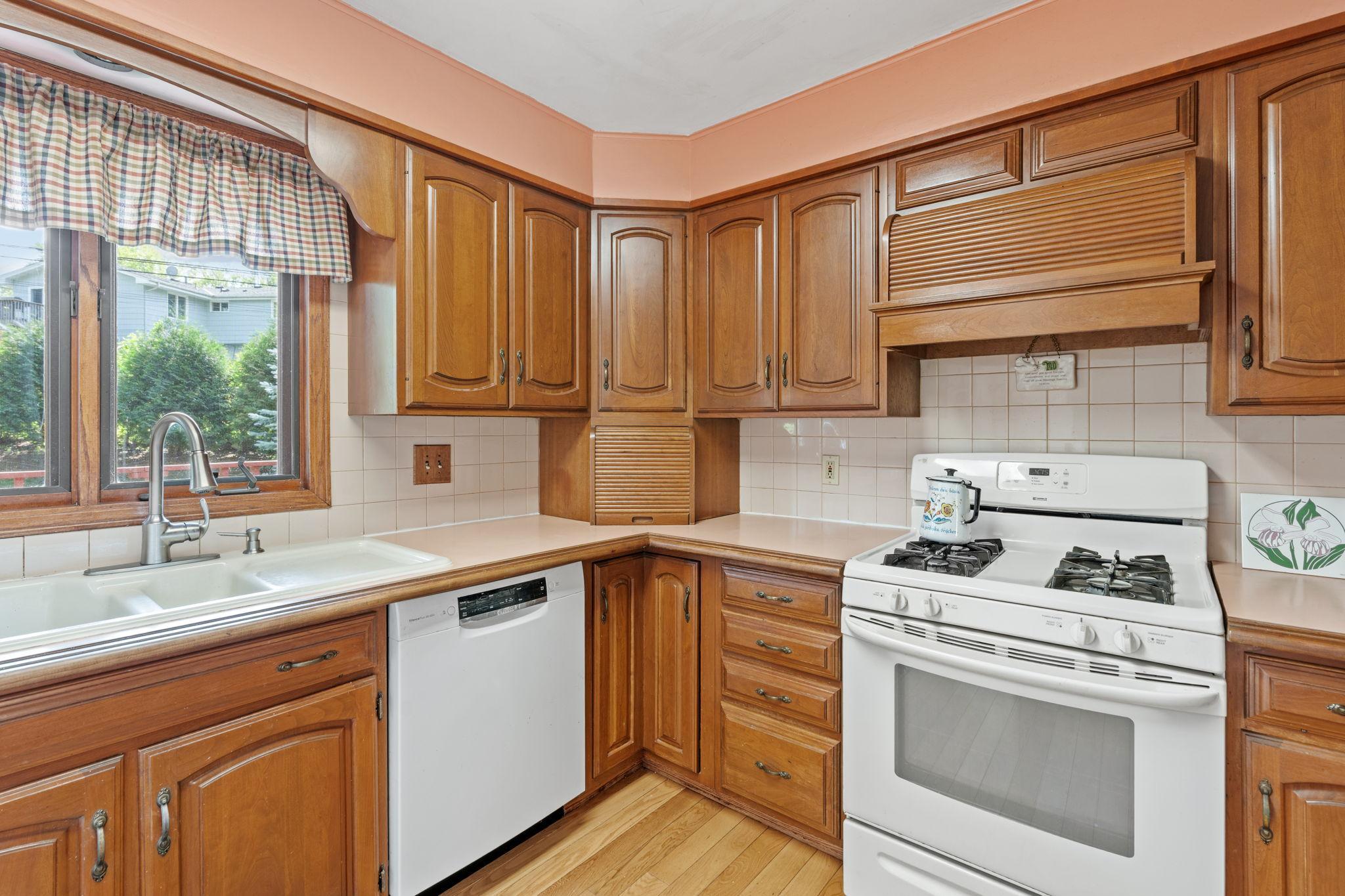 View of Residential at 6041 Sumter Place, New Hope MN 55428, New Hope (22 of 51) - Mike Wilen | Minnesota Team Real Estate