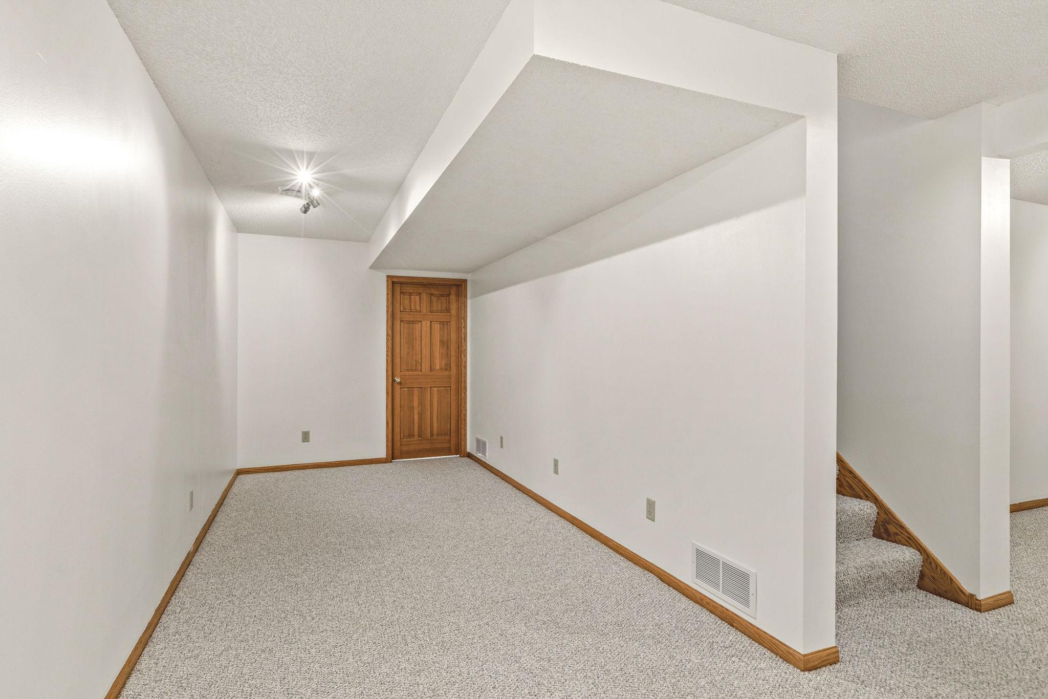 View of Residential at 13024 Garrett Lane, Apple Valley MN 55124, Apple Valley (39 of 52) - Mike Wilen | Minnesota Team Real Estate