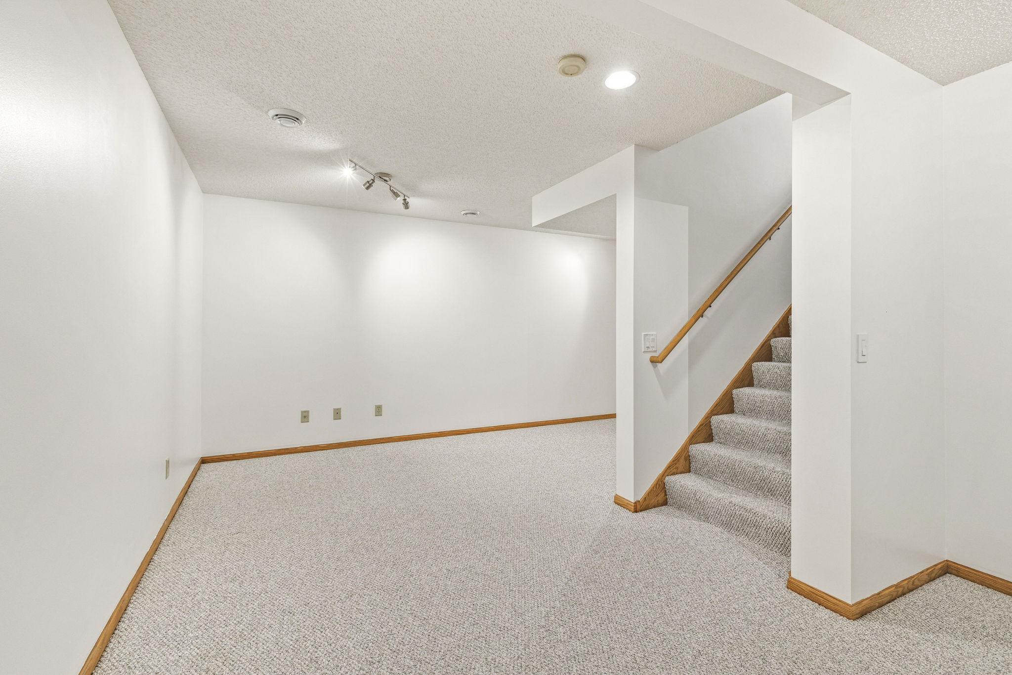 View of Residential at 13024 Garrett Lane, Apple Valley MN 55124, Apple Valley (38 of 52) - Mike Wilen | Minnesota Team Real Estate
